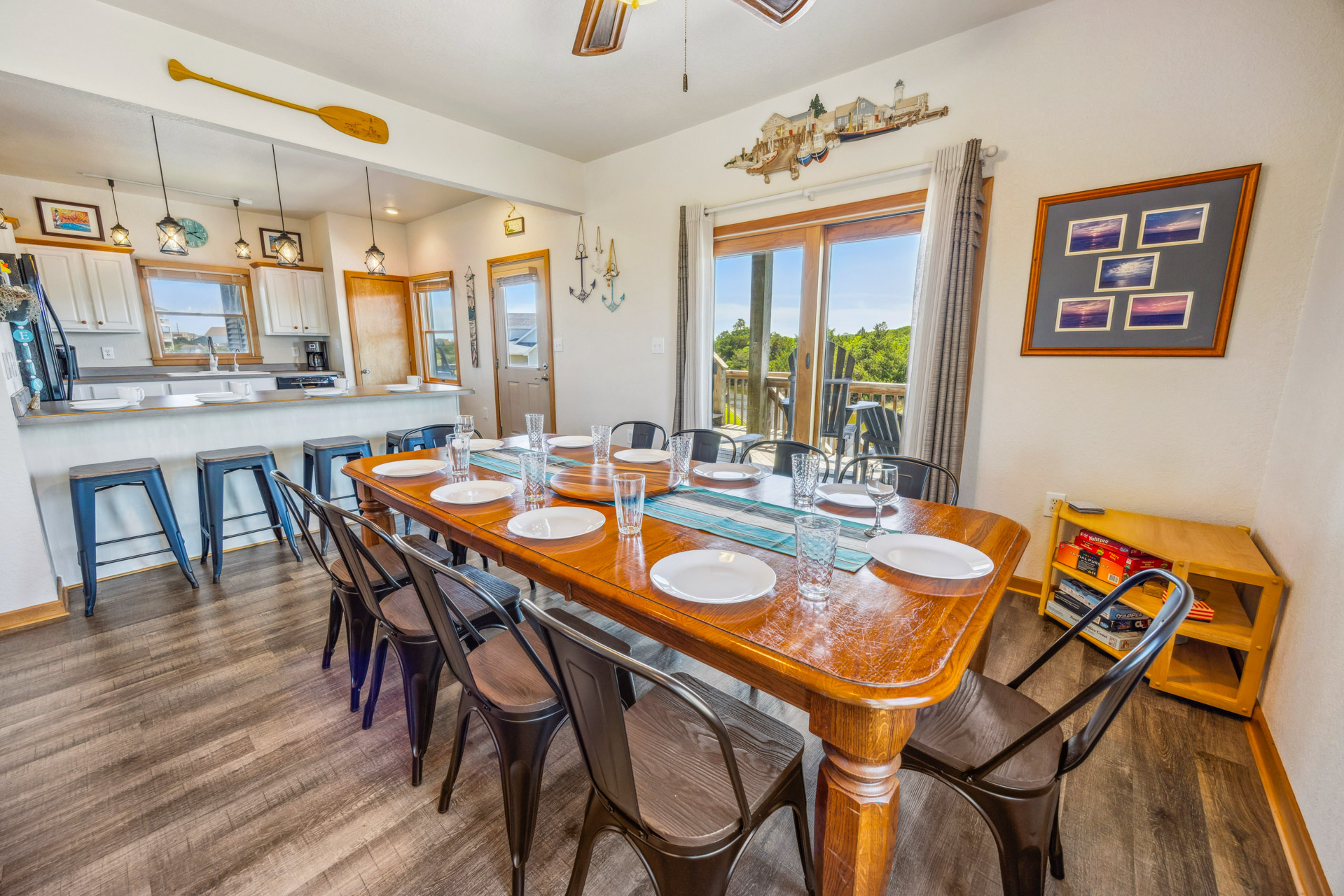 Surf Or Sound Realty 623 Castn Crew Dining Area 4