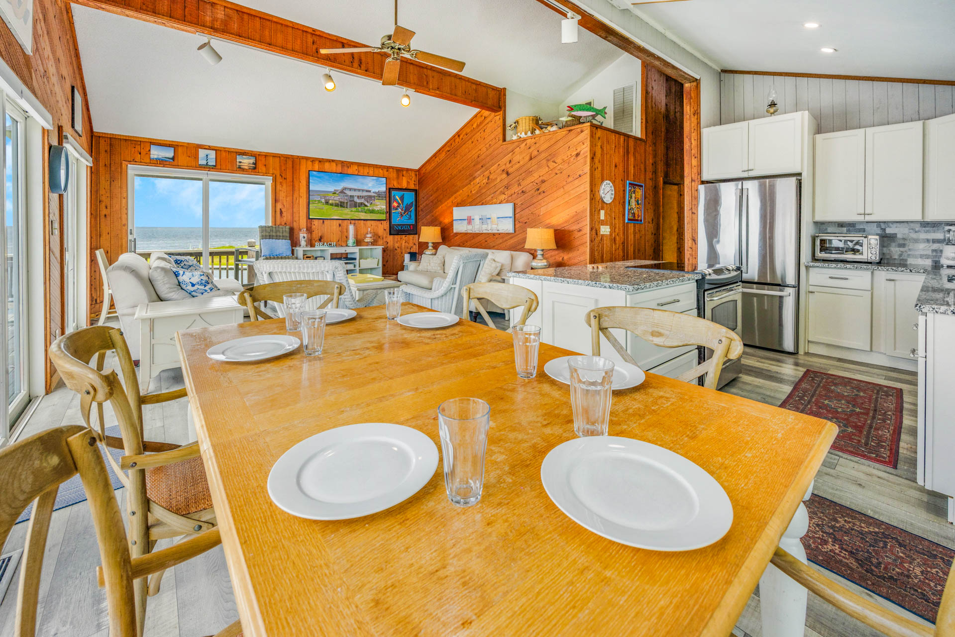 Surf Or Sound Realty 276 Penguin Point Dining Area 4