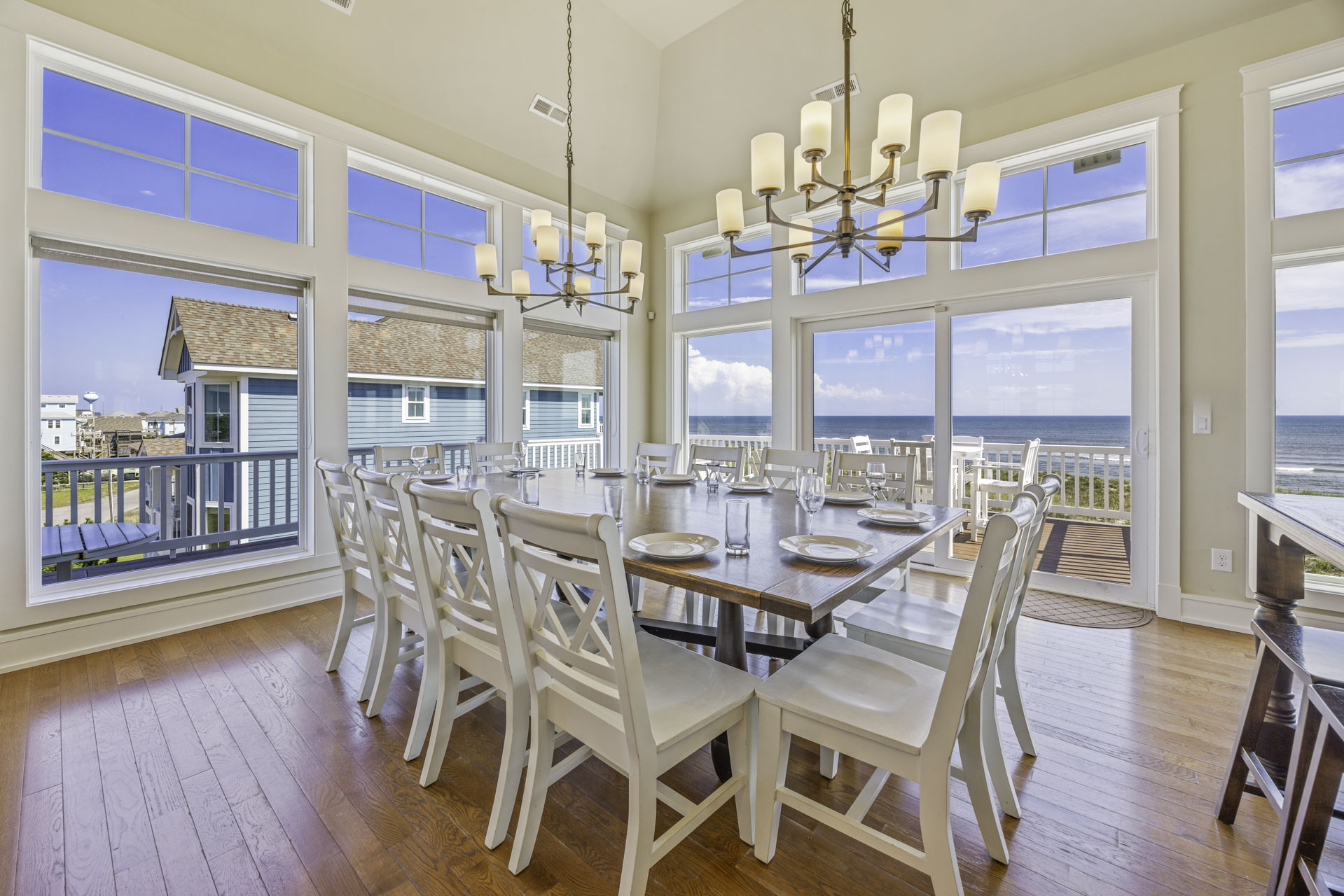 Surf Or Sound Realty 836 Hatteras Grander Dining Area 4