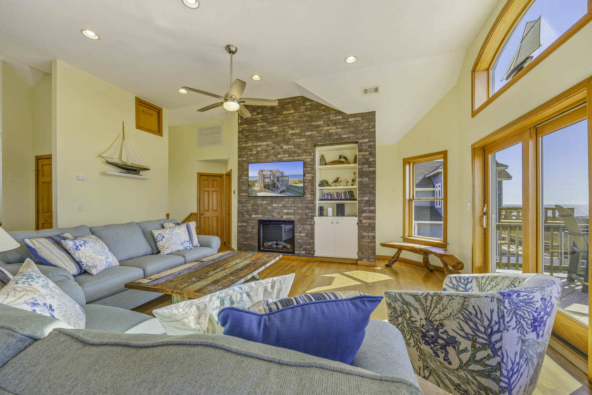 Surf Or Sound Realty 481 Sweet Tranquility Great Room 3