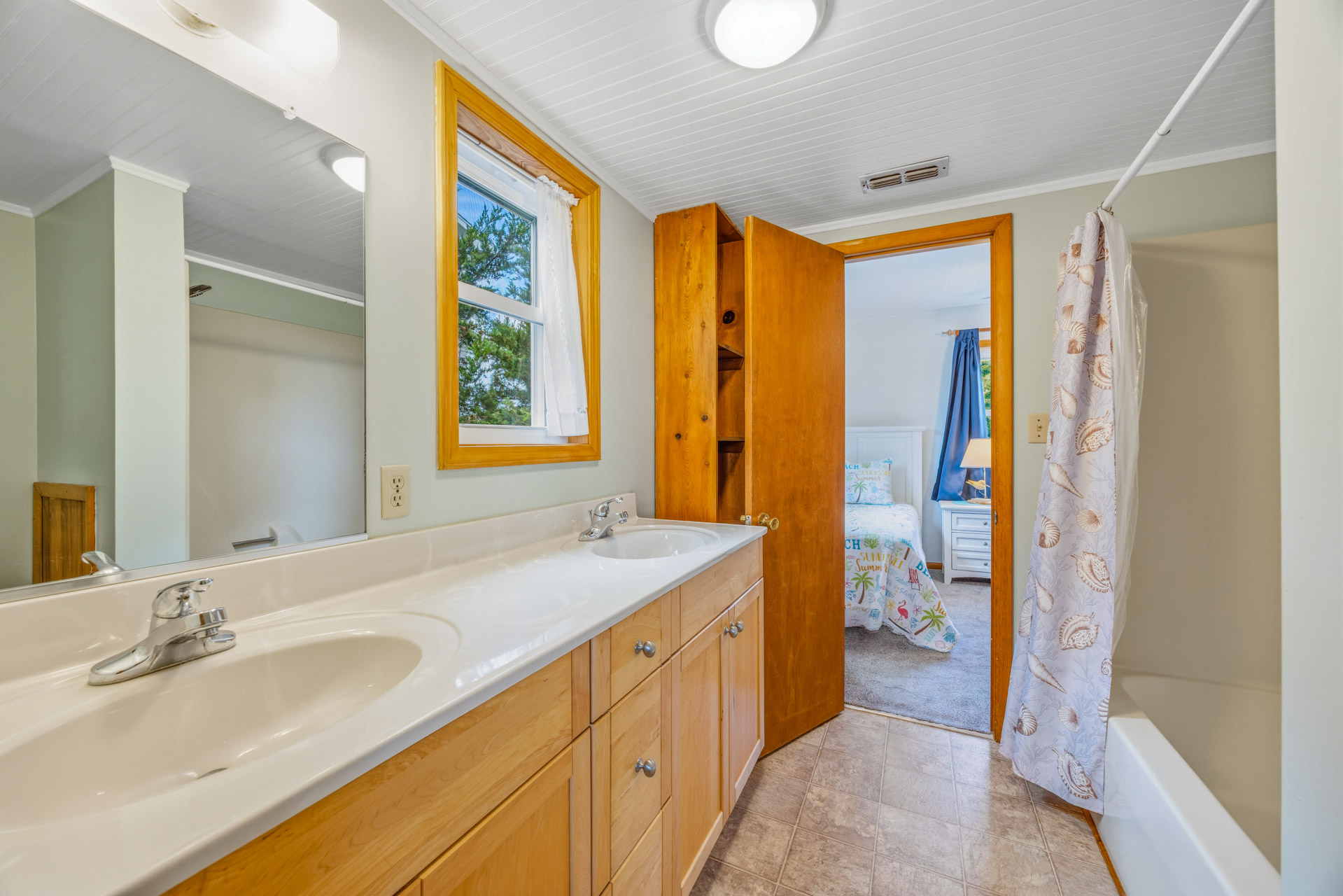 Surf Or Sound Realty 436 Ocean Lady Bedroom 2 3