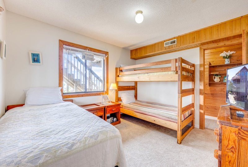 20 Surf Or Sound Realty 60 Bermuda Breeze Bedroom 03 3371815