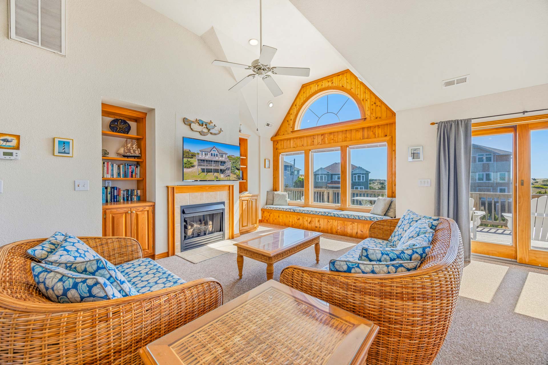 Surf Or Sound Realty 767 Beachcomber Great Room 6