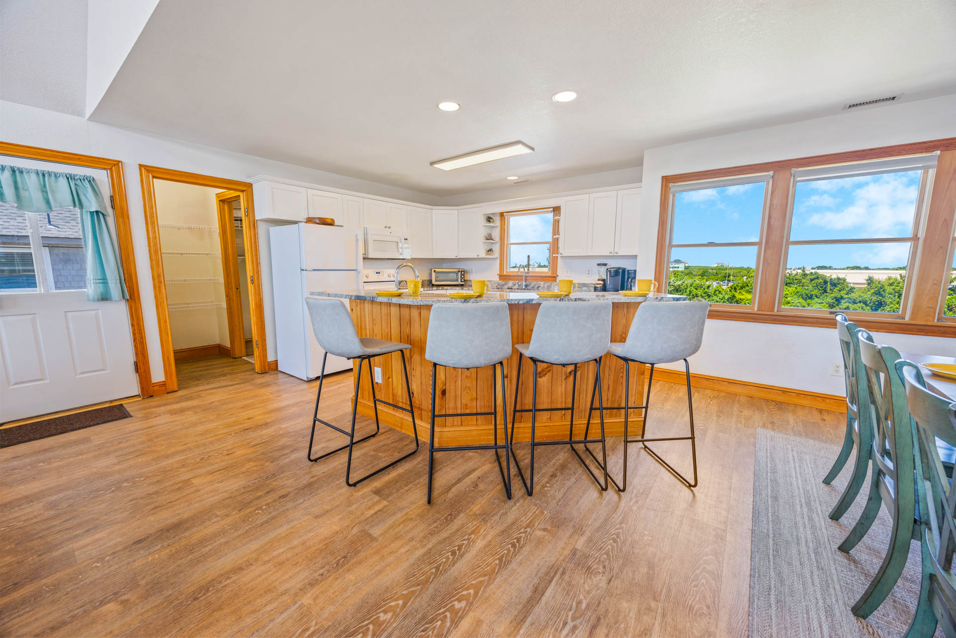 Surf Or Sound Realty 1129 Sea Queen Kitchen 1