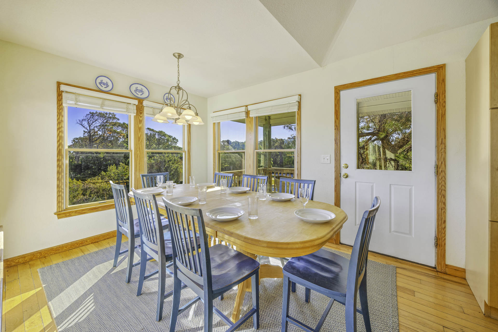 Surf Or Sound Realty 363 Sandy Cheeks Dining Area 2