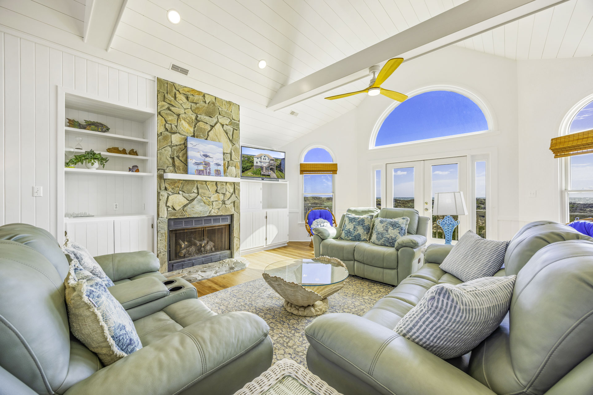 Surf Or Sound Realty 505 Our Beach House Great Room 1