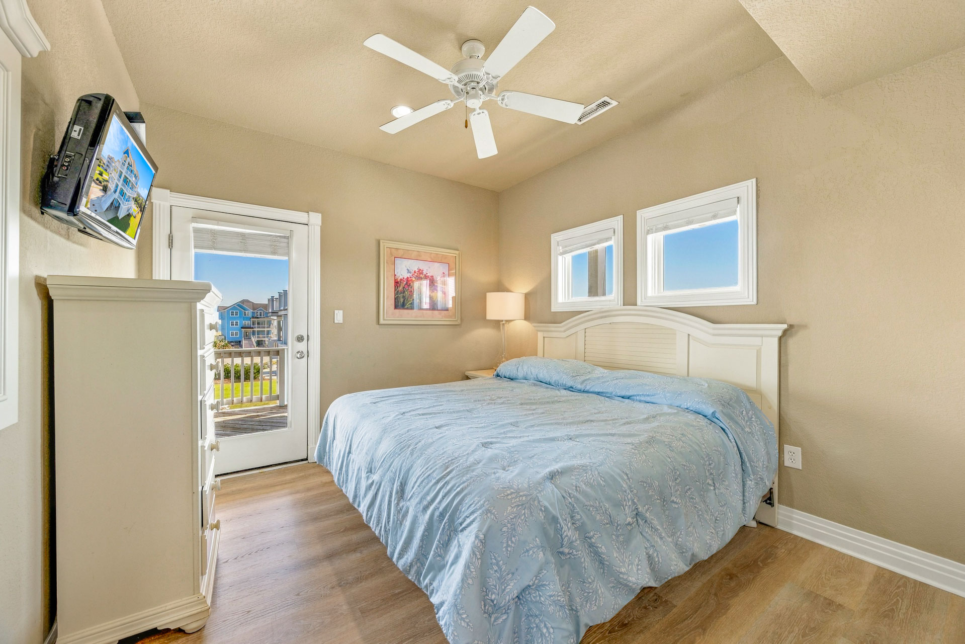 Surf Or Sound Realty 569 Cape Winds Bedroom 4 1