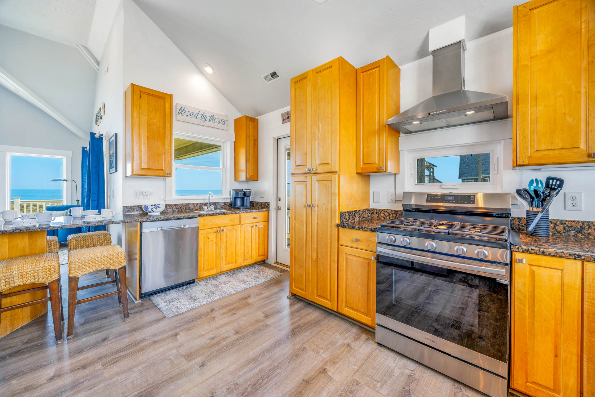 Surf Or Sound Realty 31 1St Wave Kitchen 2