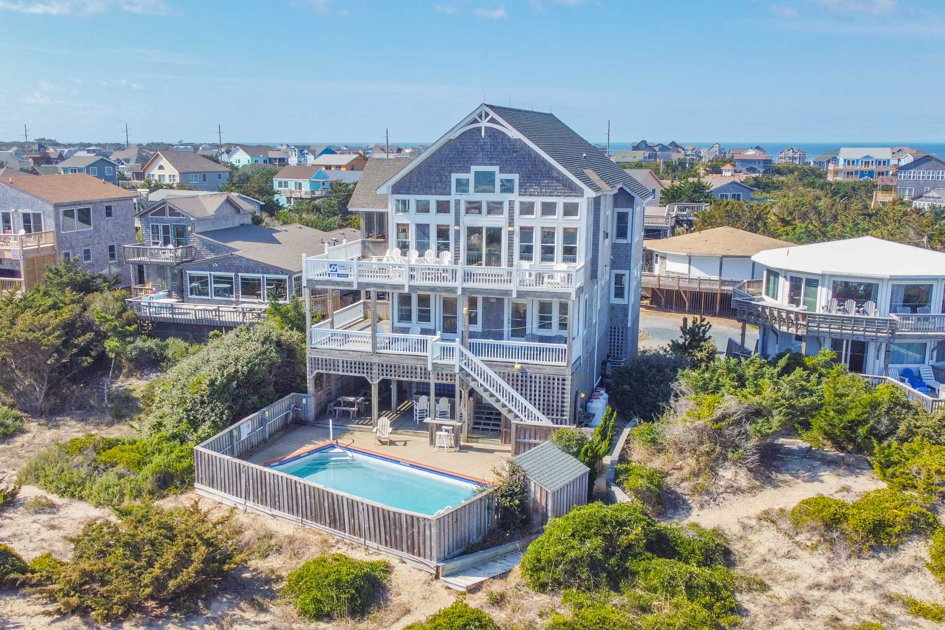 Surf Or Sound Realty 377 Hatteras Moon Exterior 7