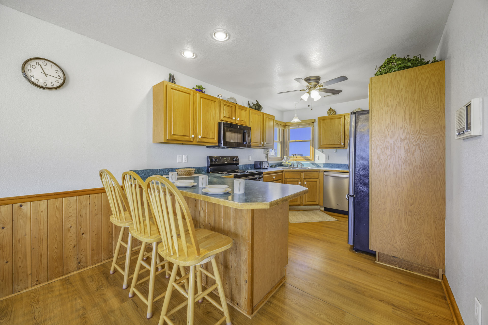 Surf Or Sound Realty 908 Crestview Winds Kitchen 3