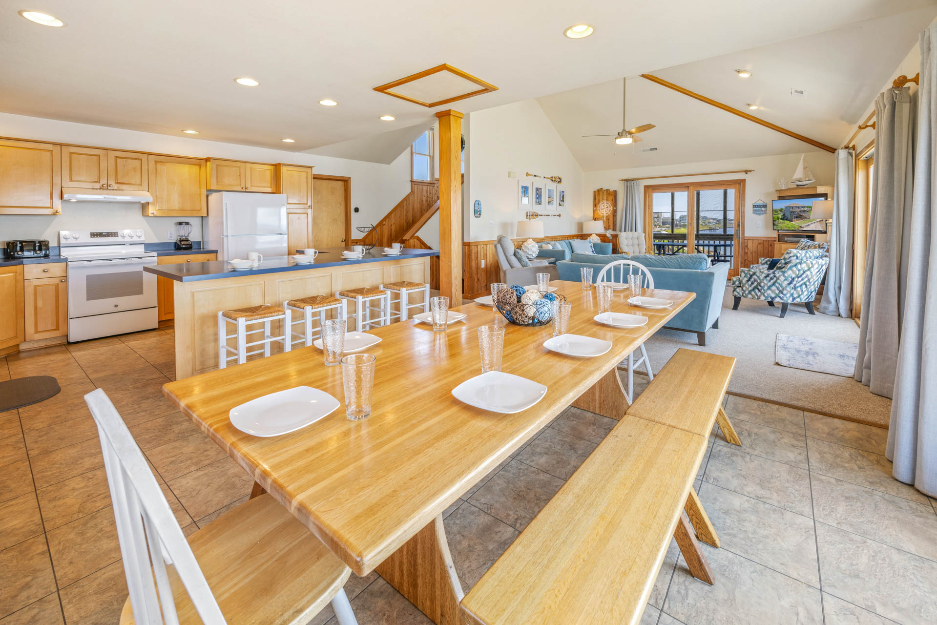 Surf Or Sound Realty 165 Aeolus Dining Area 2