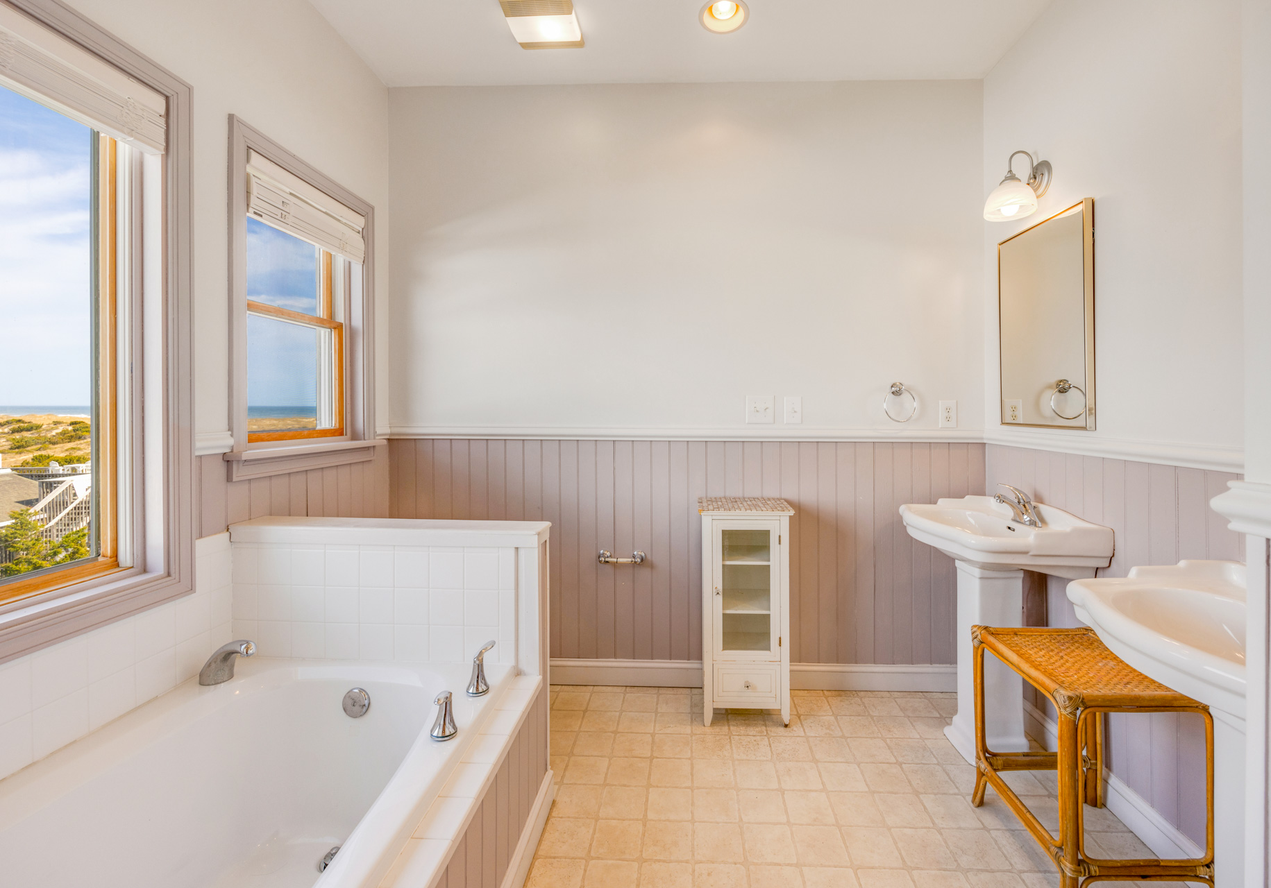 Surf Or Sound Realty 377 Hatteras Moon Bedroom 1 3