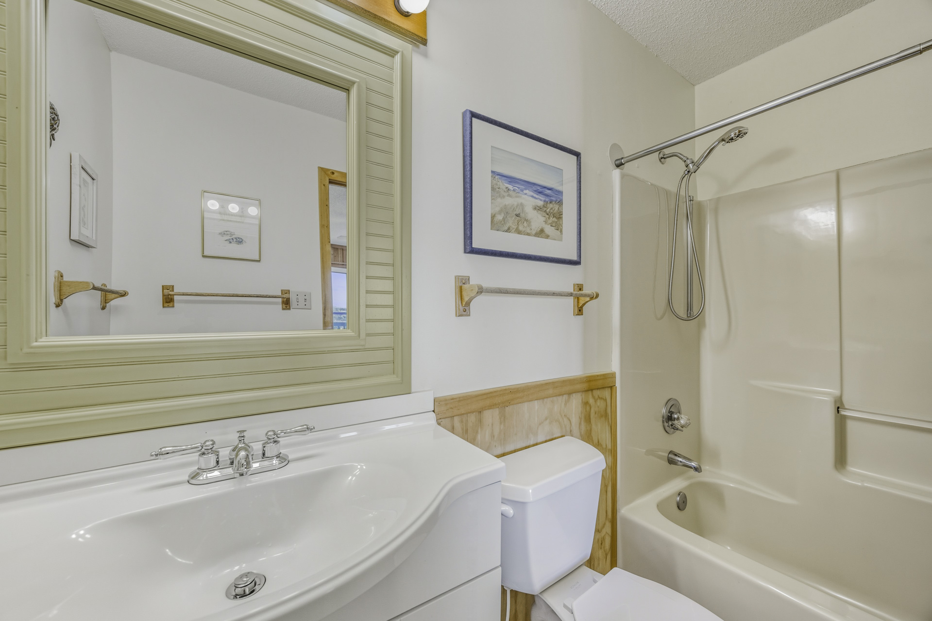 Surf Or Sound Realty 15 Driftwood Bedroom 1 3