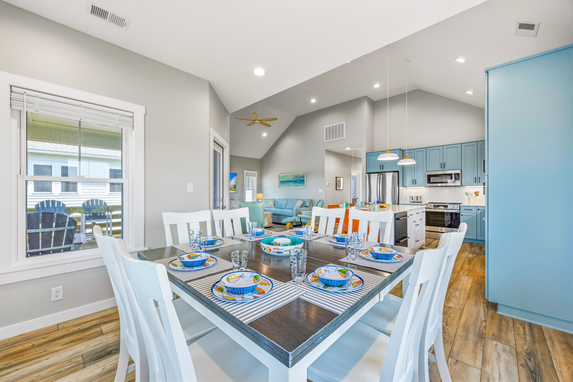Surf Or Sound Realty 1234 Turtle Watch Dining Area 3