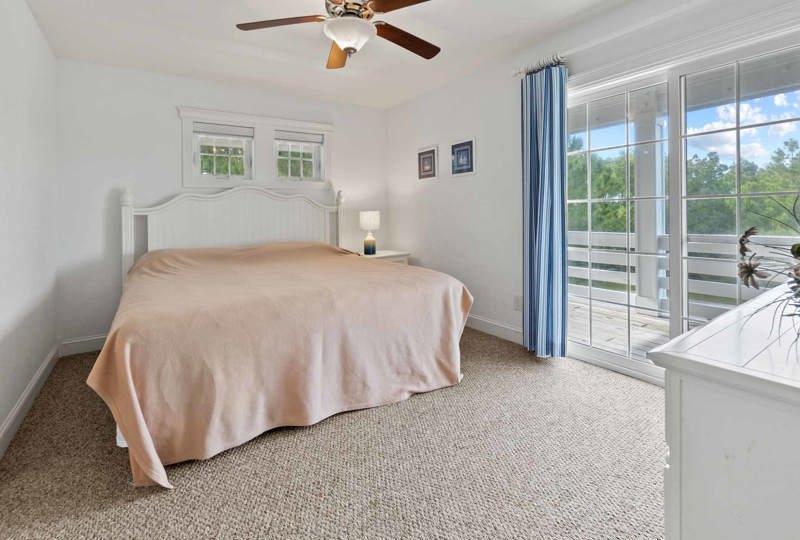 Crab Louie 557 Surf or Sound