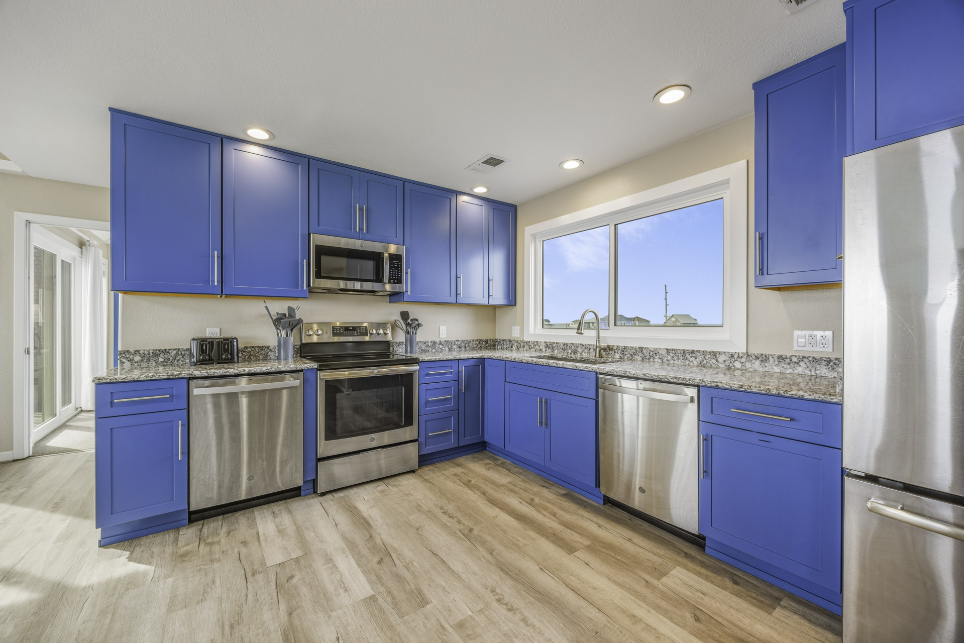 Surf Or Sound Realty 920 Leave Of Absence Kitchen 5