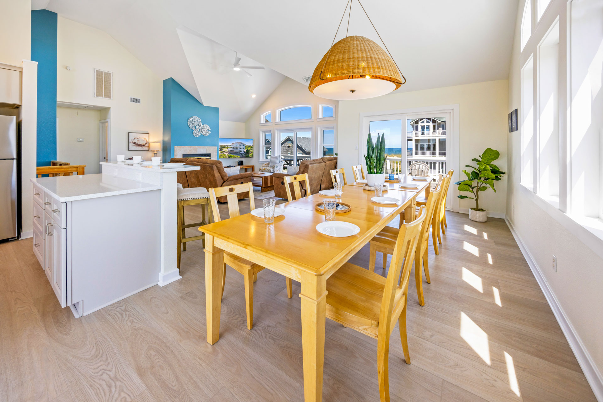 Surf Or Sound Realty 330 Legasea Dining Area 3