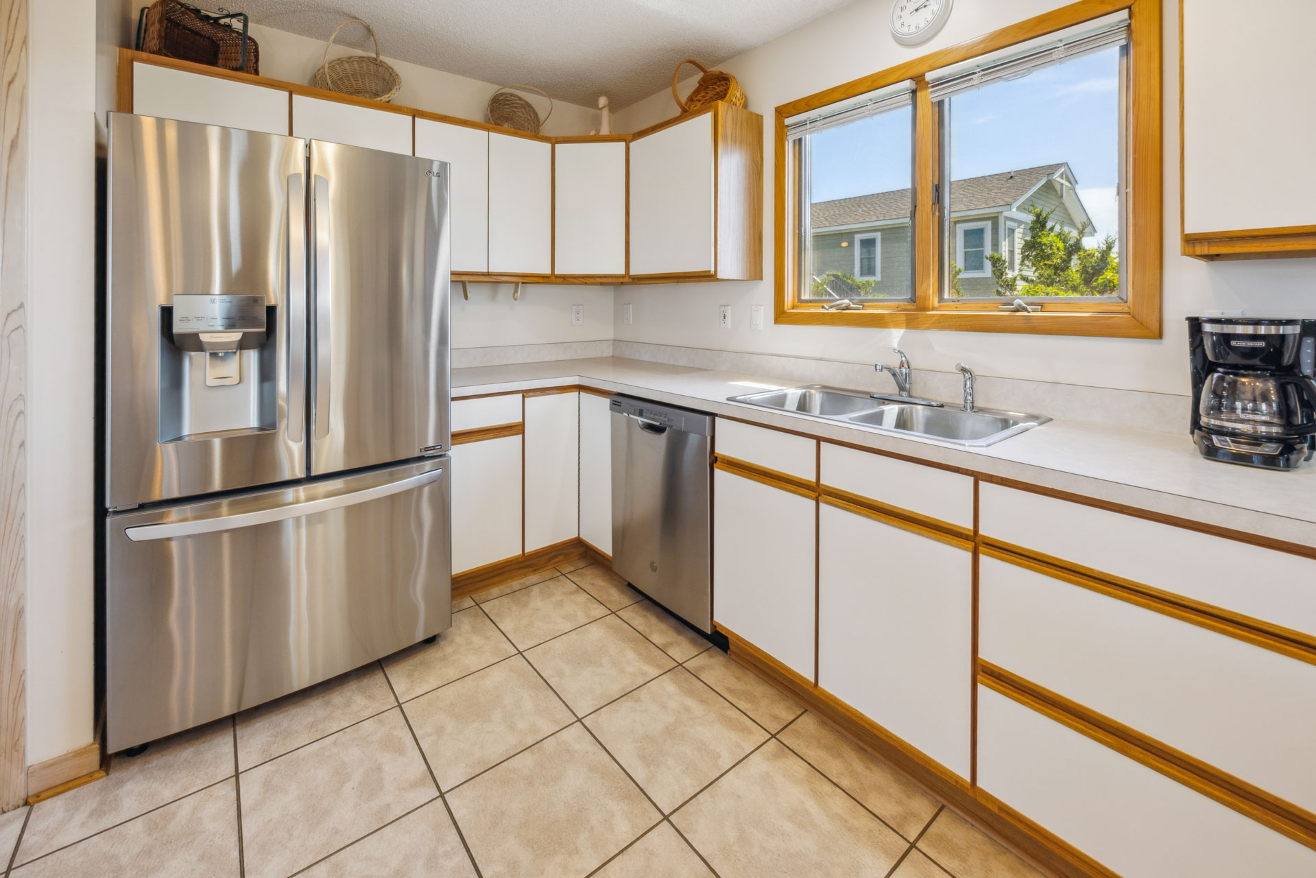 Surf Or Sound Realty 1044 K Seas Legacy Kitchen 4