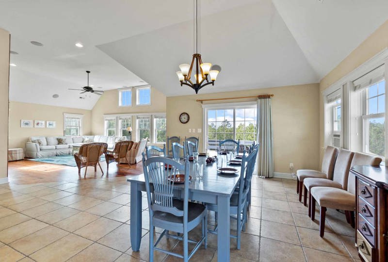 Crab Louie 557 Surf or Sound