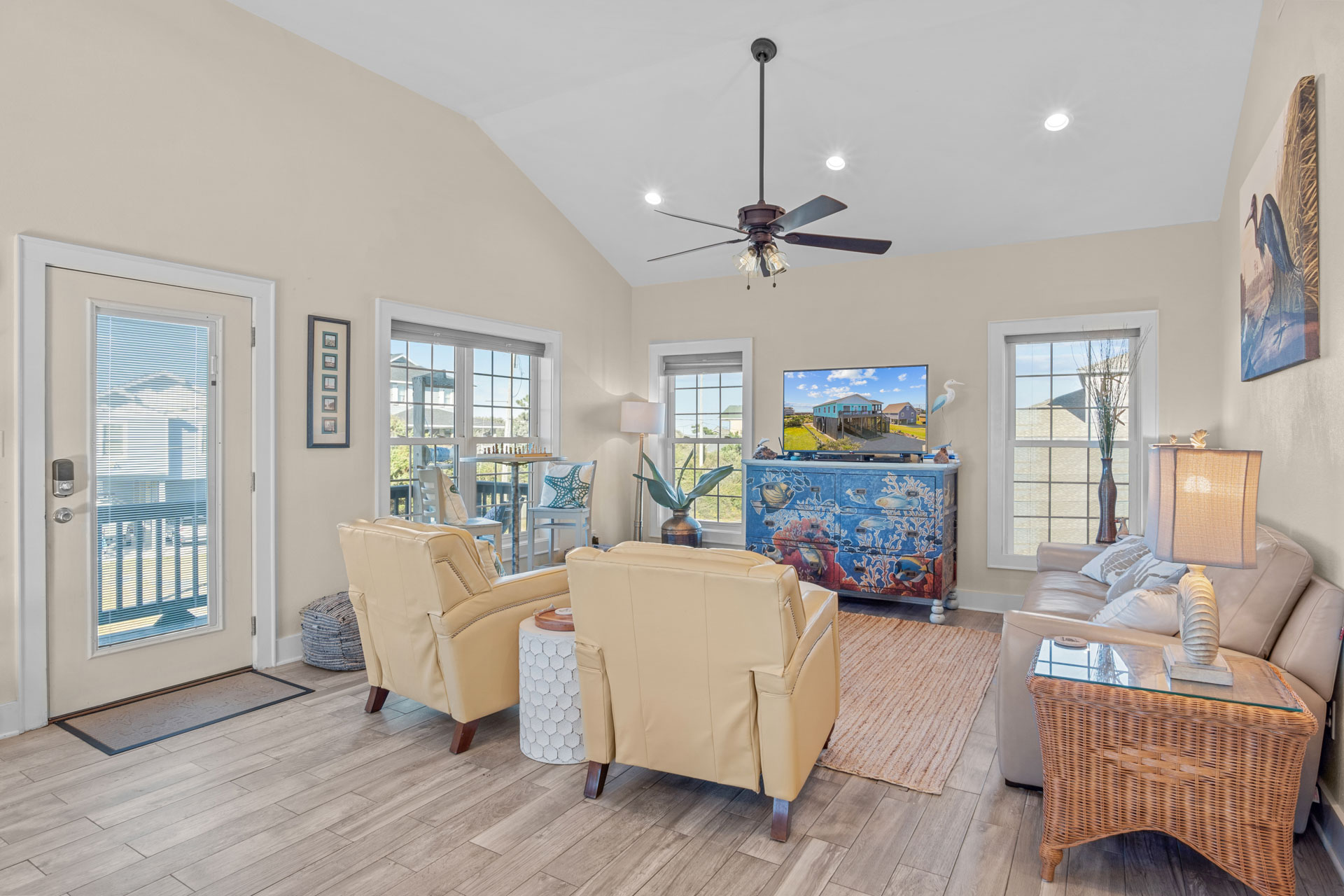 Surf Or Sound Realty 1160 Endeavor Great Room 1