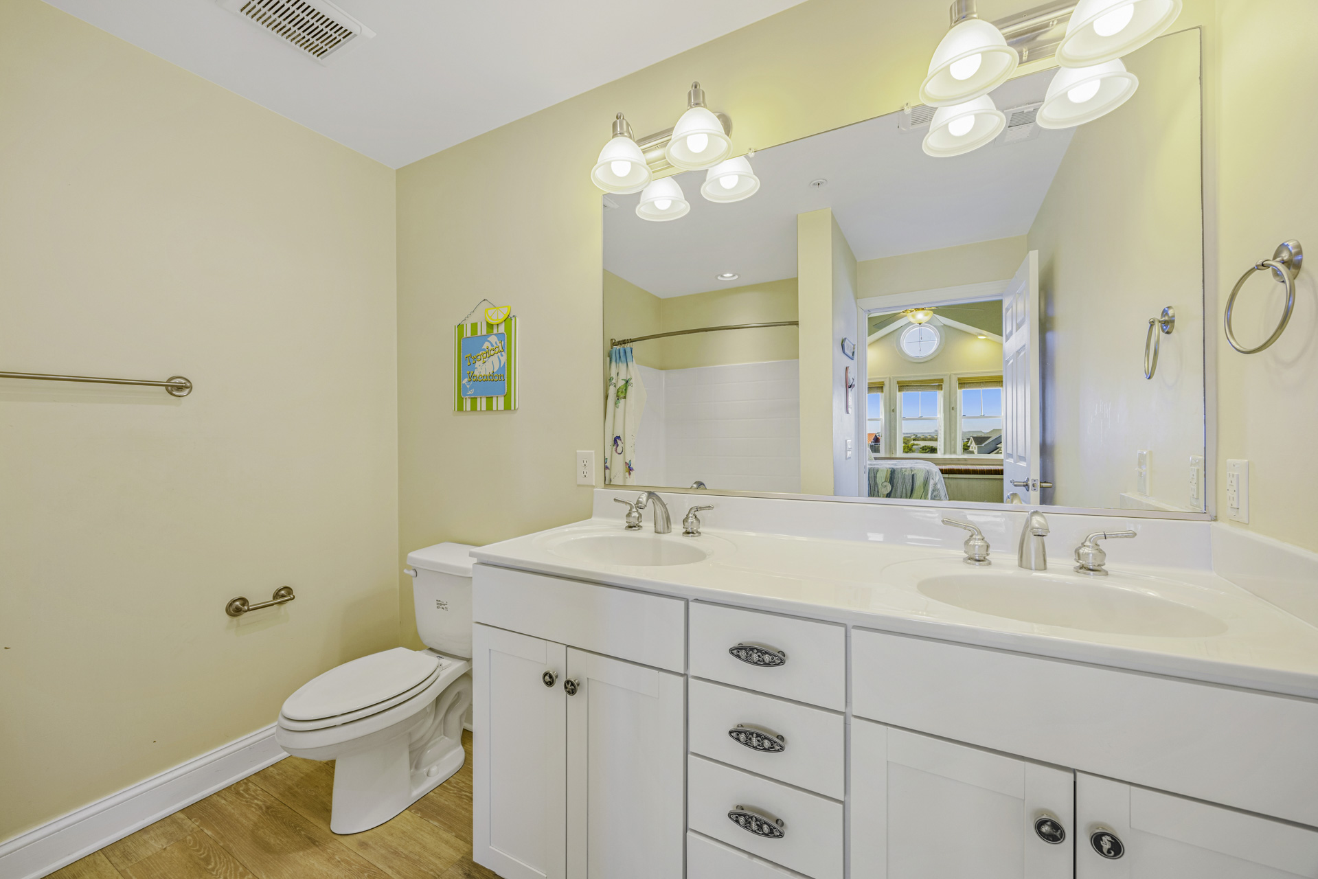 Surf Or Sound Realty 1104 Bay Dream Believer Bedroom 1 3