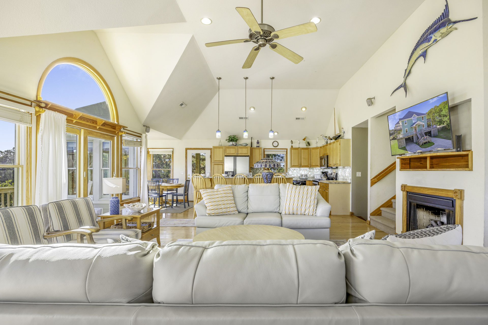 Surf Or Sound Realty 363 Sandy Cheeks Great Room 5