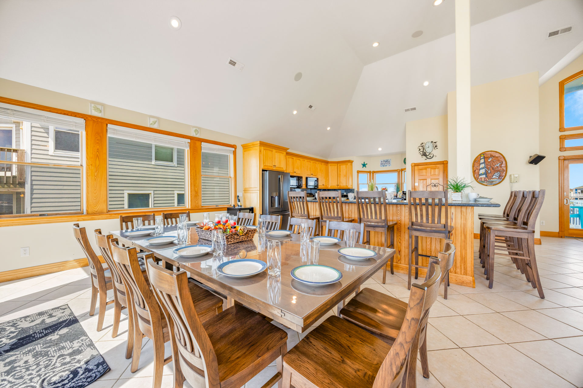 Surf Or Sound Realty 1145 Walkin On Sunshine Hatteras Dining Area 4