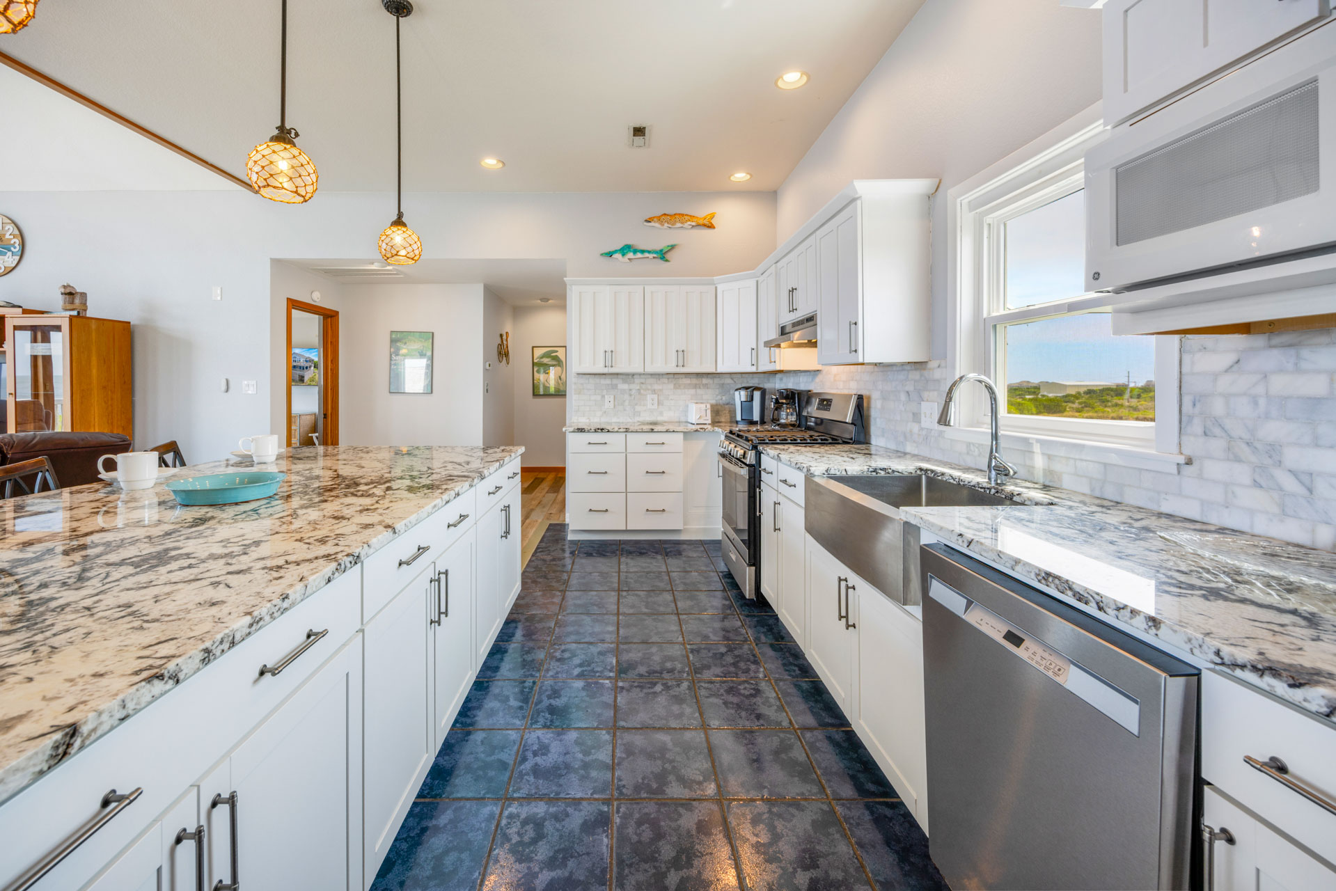 Surf Or Sound Realty 235 Sounds Good Kitchen 4
