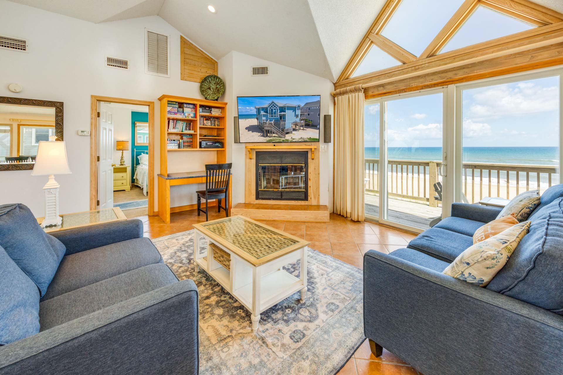 Surf Or Sound Realty 751 Windows To The Sea Great Room 1