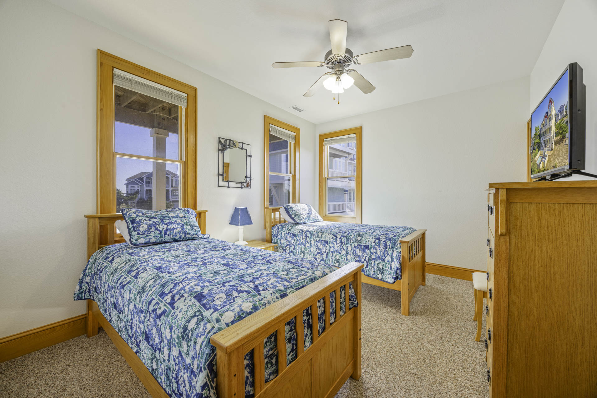 Surf Or Sound Realty 528 Hatteras Seaduction Bedroom 4 1