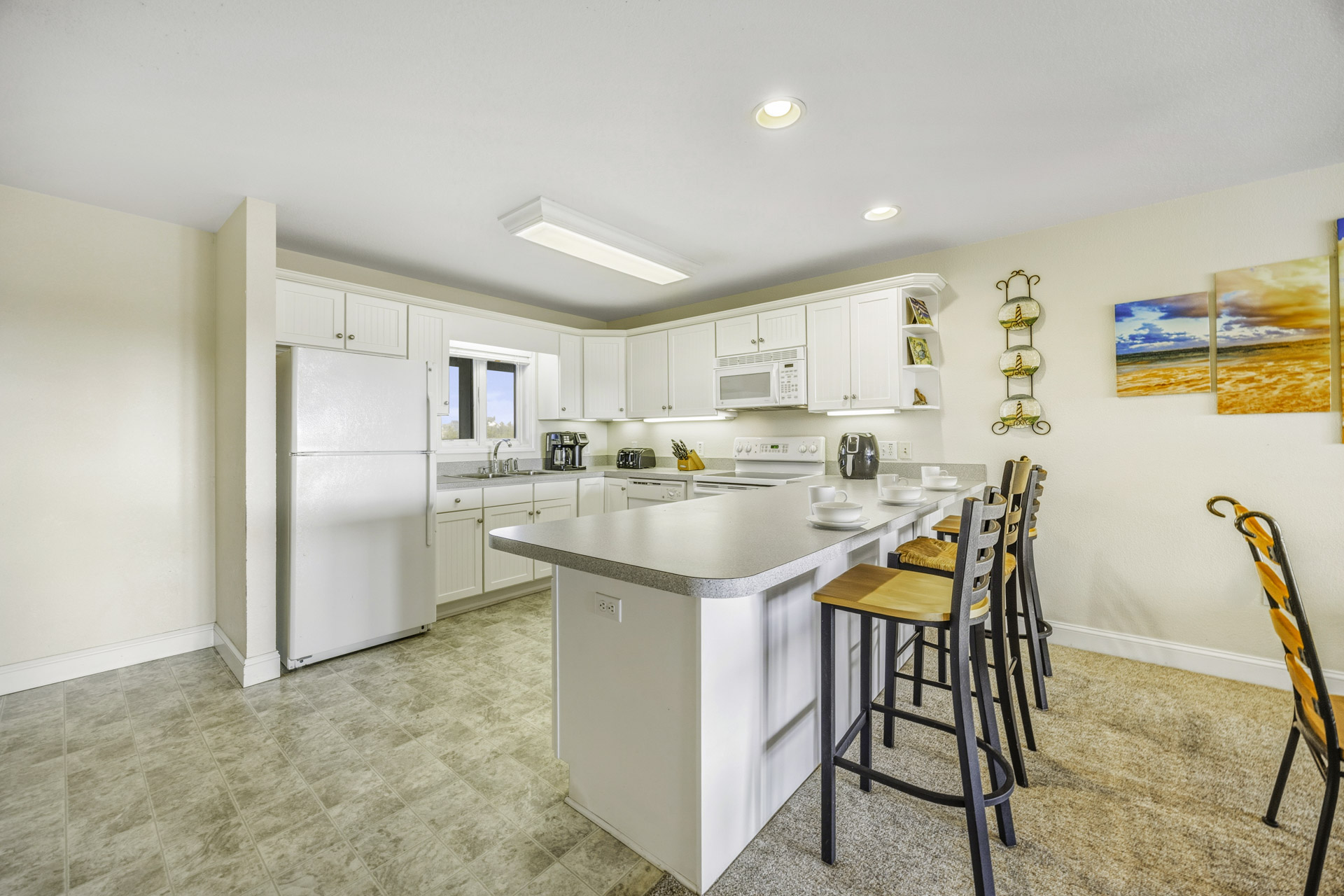 Surf Or Sound Realty 627 Isle Awhile Kitchen 3