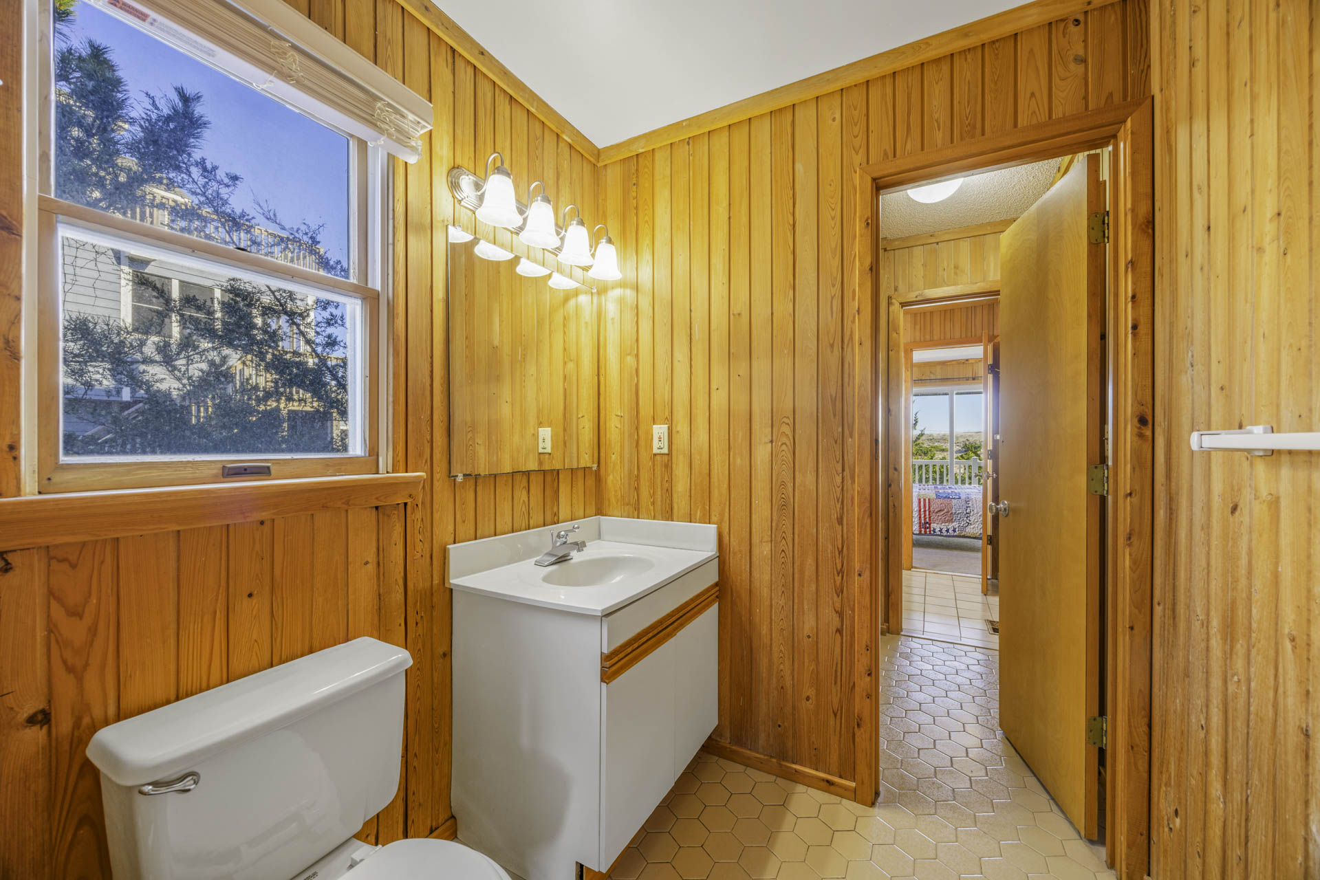 Surf Or Sound Realty 828 Peaceful Easy Feeling Bedroom 2 3