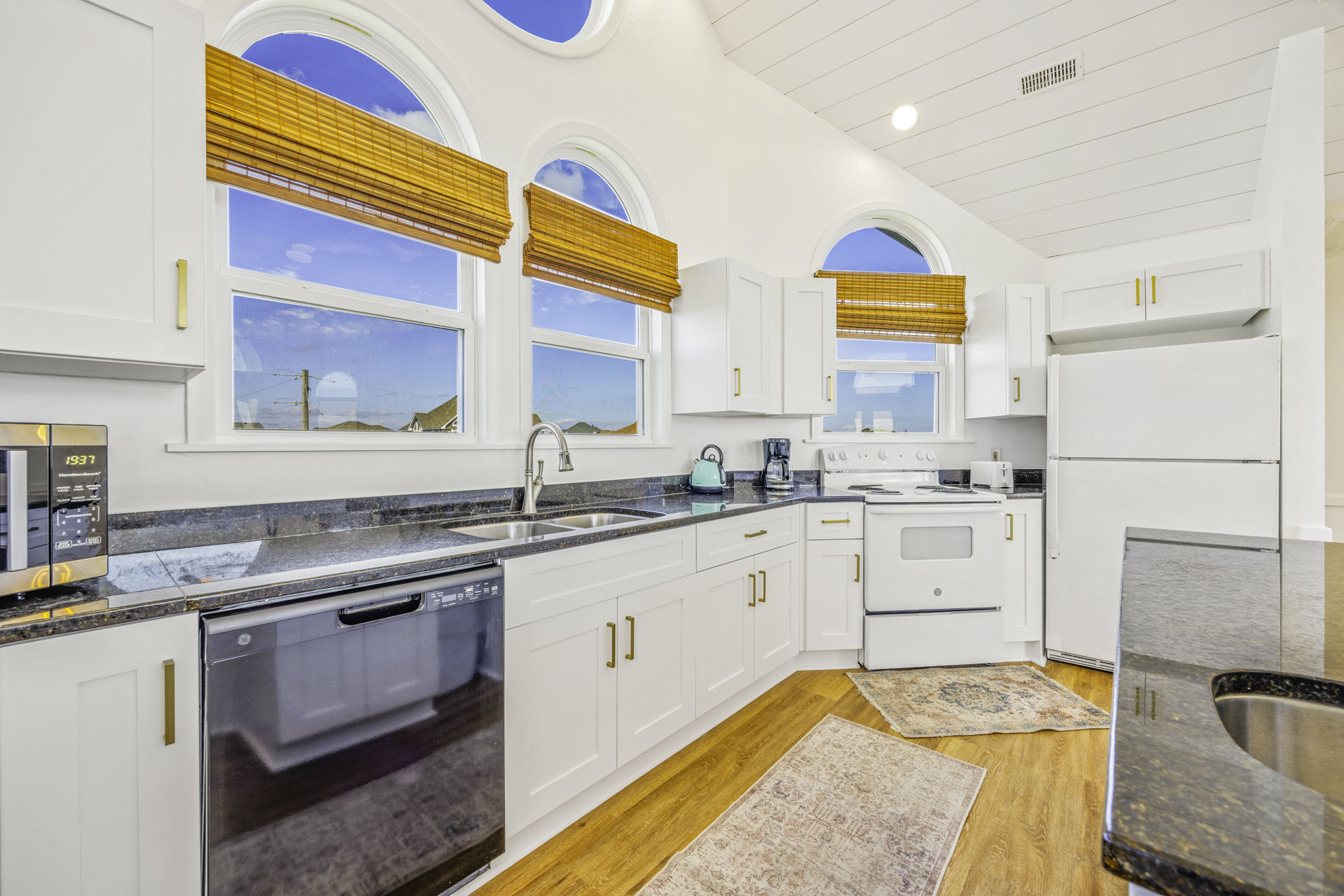 Surf Or Sound Realty 505 Our Beach House Kitchen 4