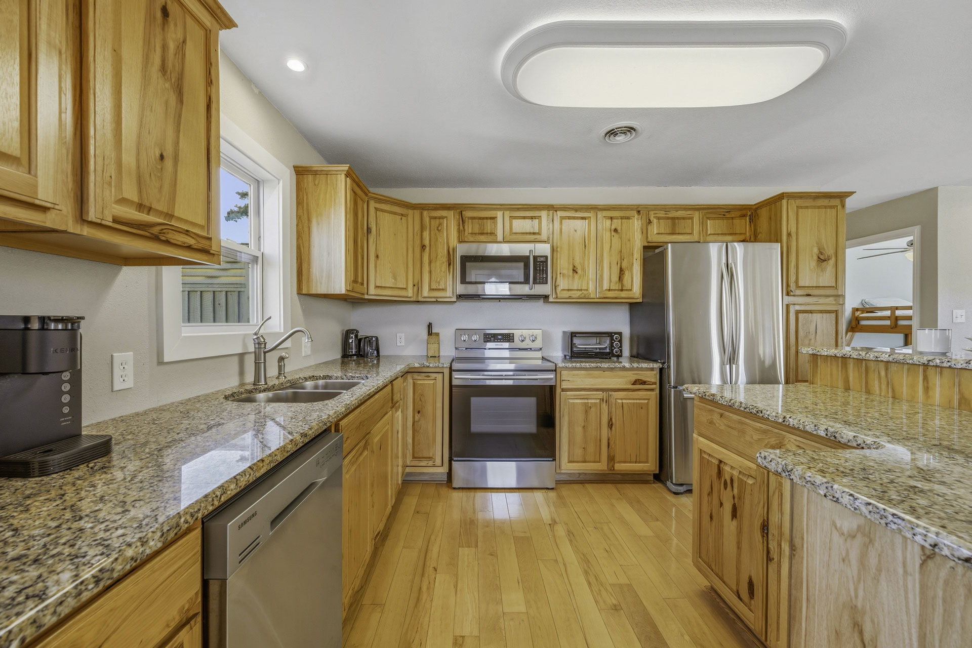 Surf Or Sound Realty 922 Soulshine Kitchen 3