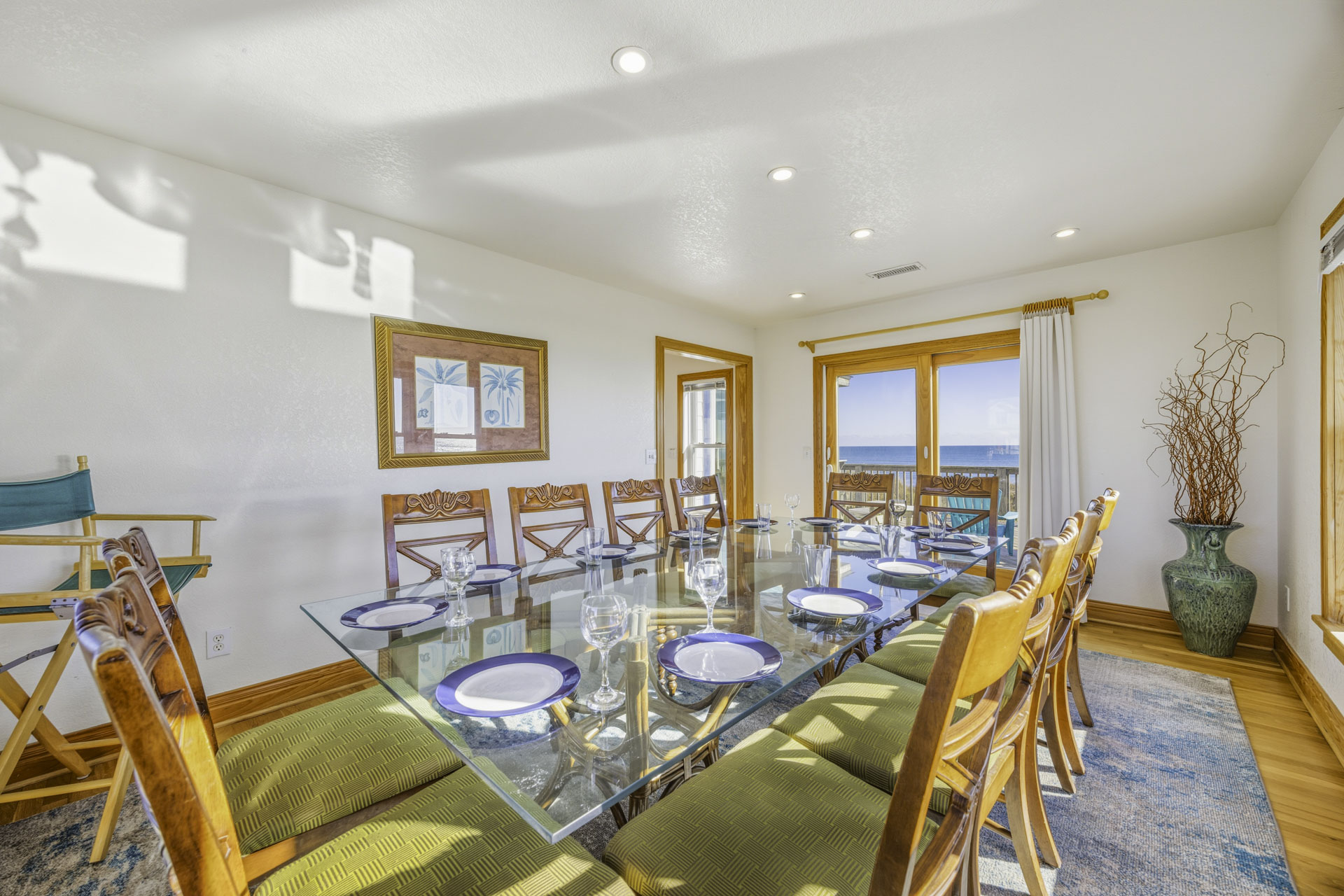 Surf Or Sound Realty 812 Lucille's Board Shack Dining Area 4