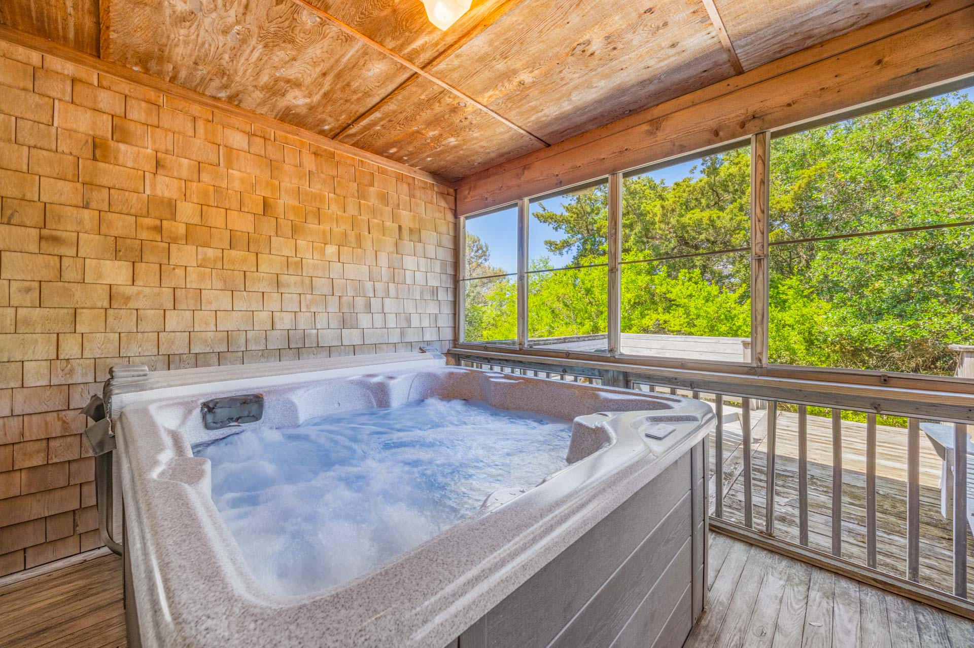 Surf Or Sound Realty 171 Boreas Hot Tub