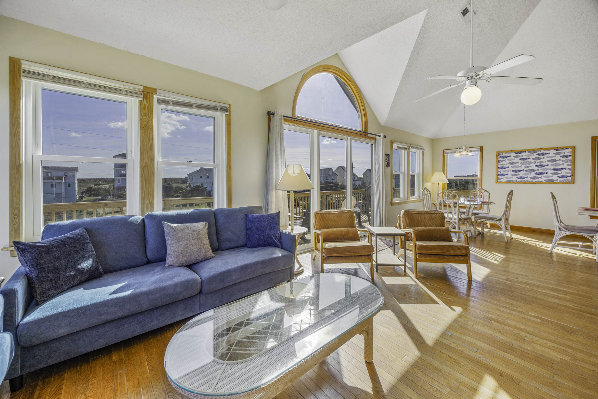 Surf Or Sound Realty 753 Longview Great Room 3