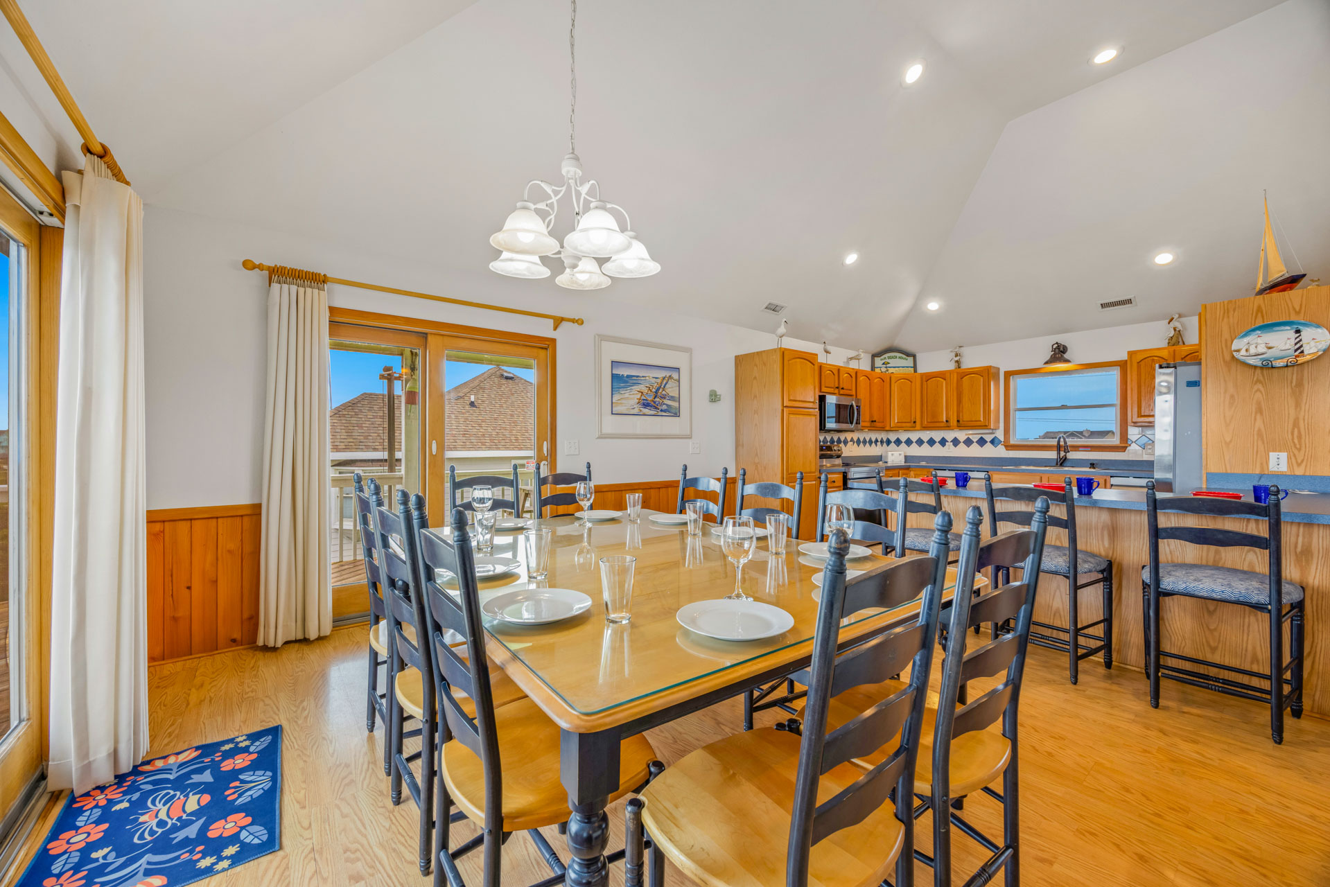 Surf Or Sound Realty 1250 Carolina Pearl Dining Area 1