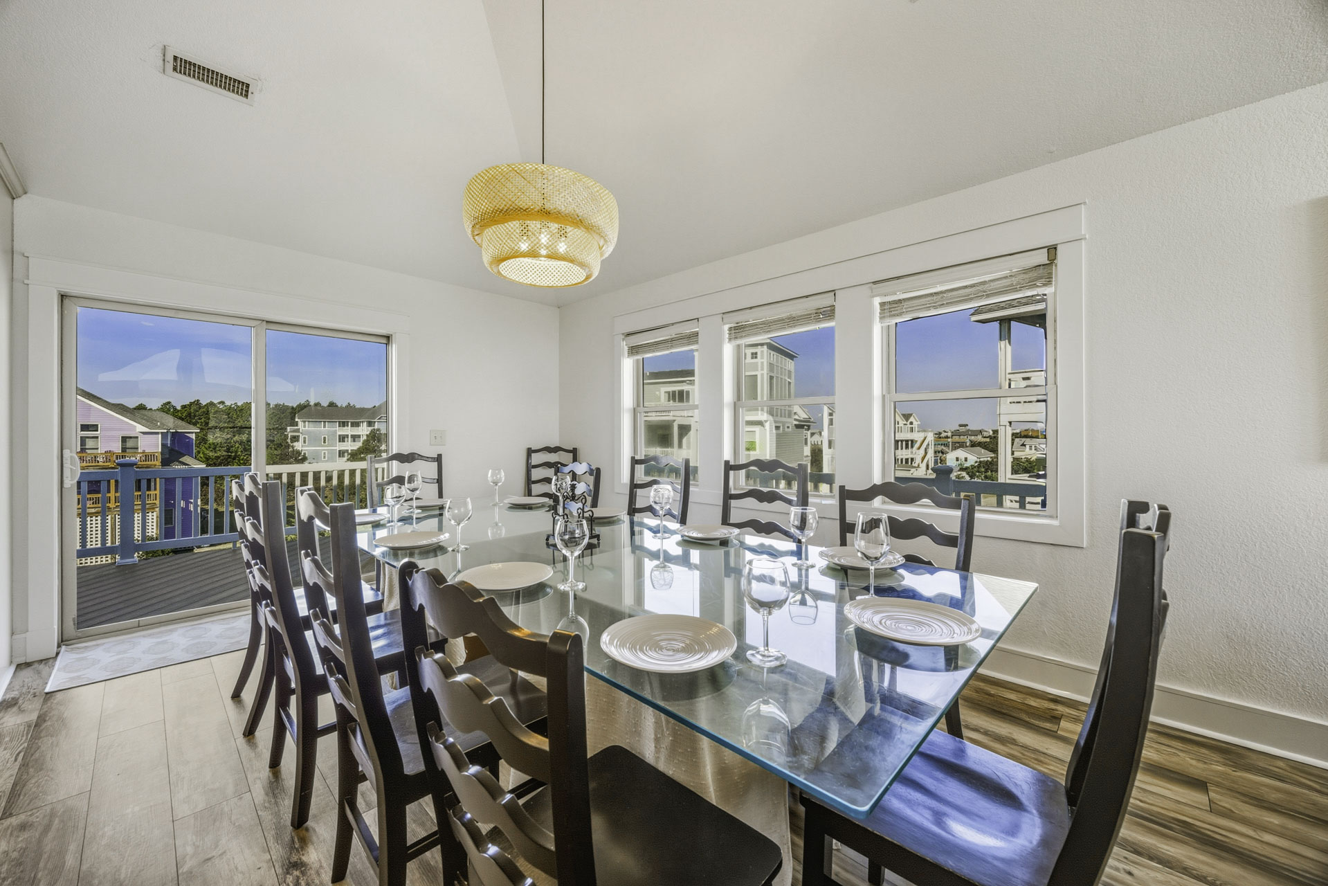 Surf Or Sound Realty 1156 Lemonade Dining Area 1