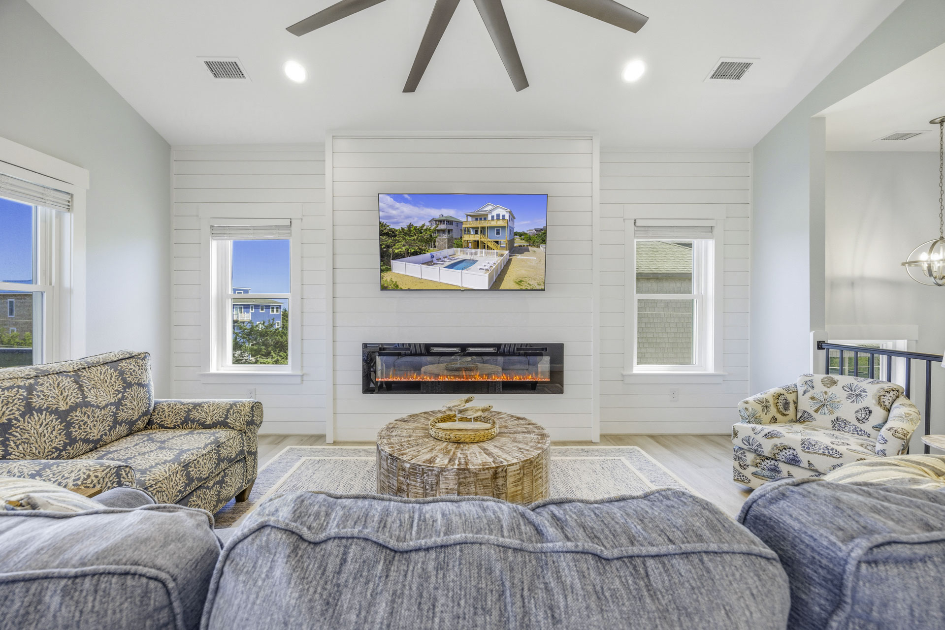 Surf Or Sound Realty 1247 Ohana By The Ocean Great Room 2
