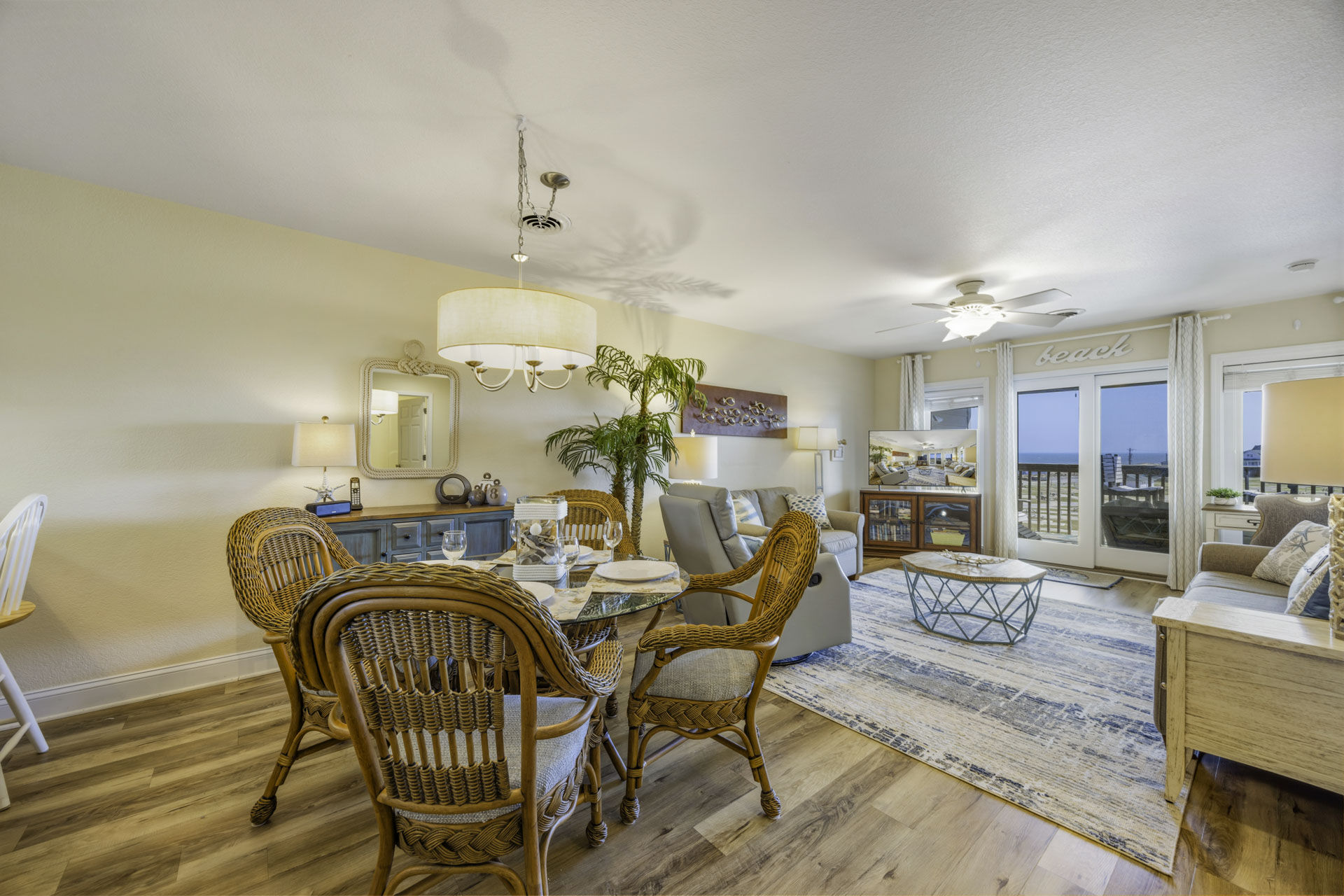 Surf Or Sound Realty 582 Top Notch Dining Area 2