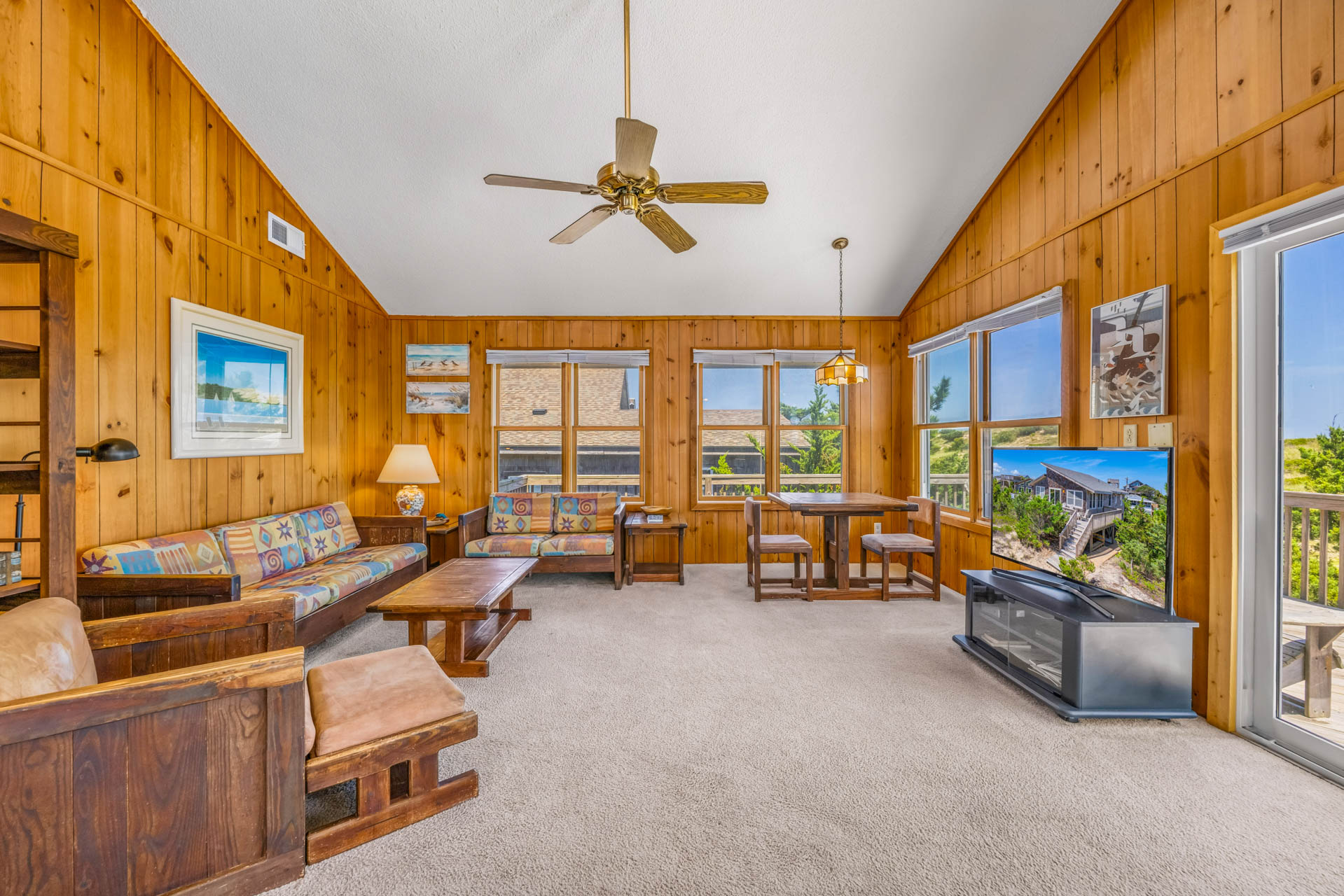 Surf Or Sound Realty 134 Aquarius Great Room 2