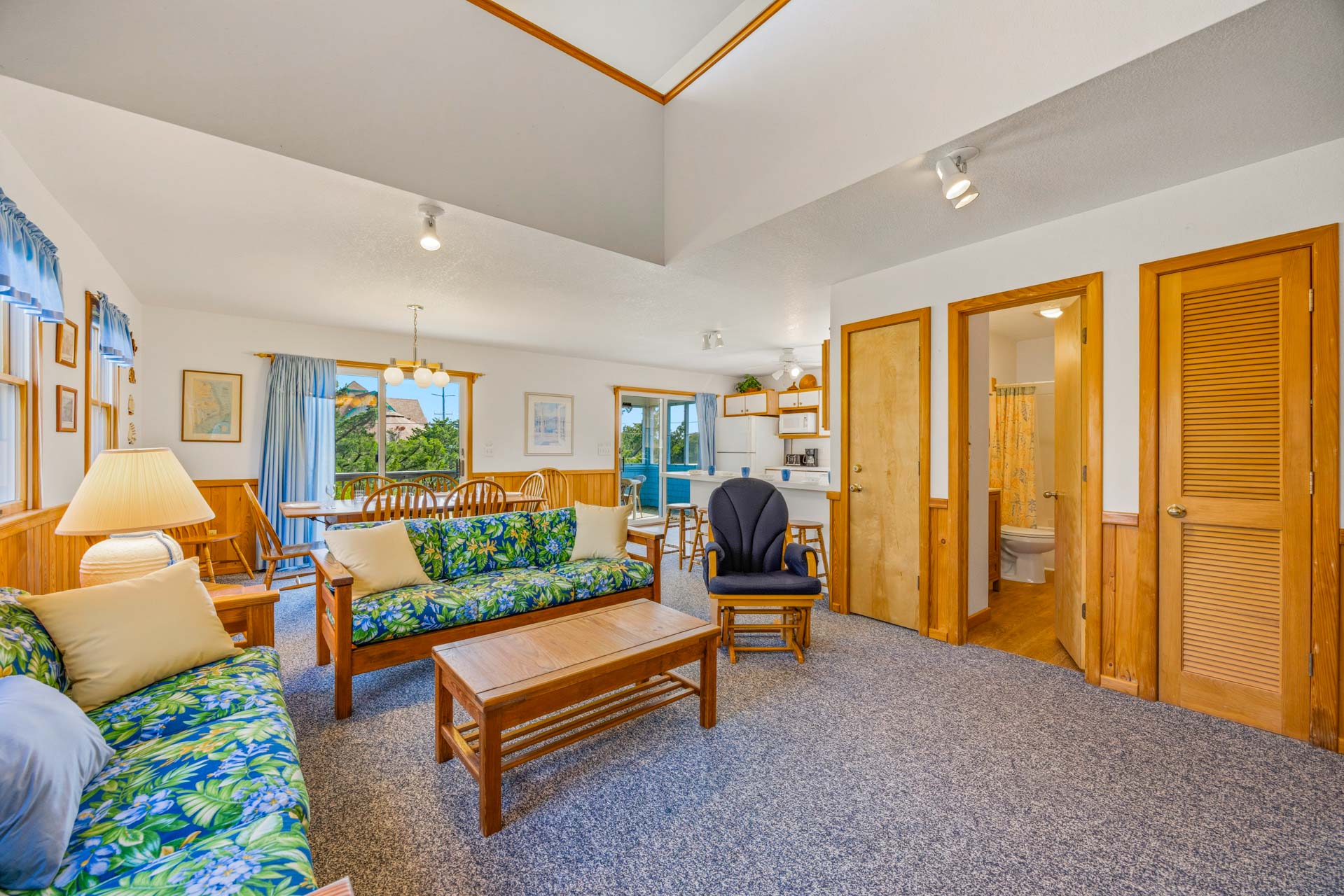 Surf Or Sound Realty 1252 Tern Inn Great Room 1
