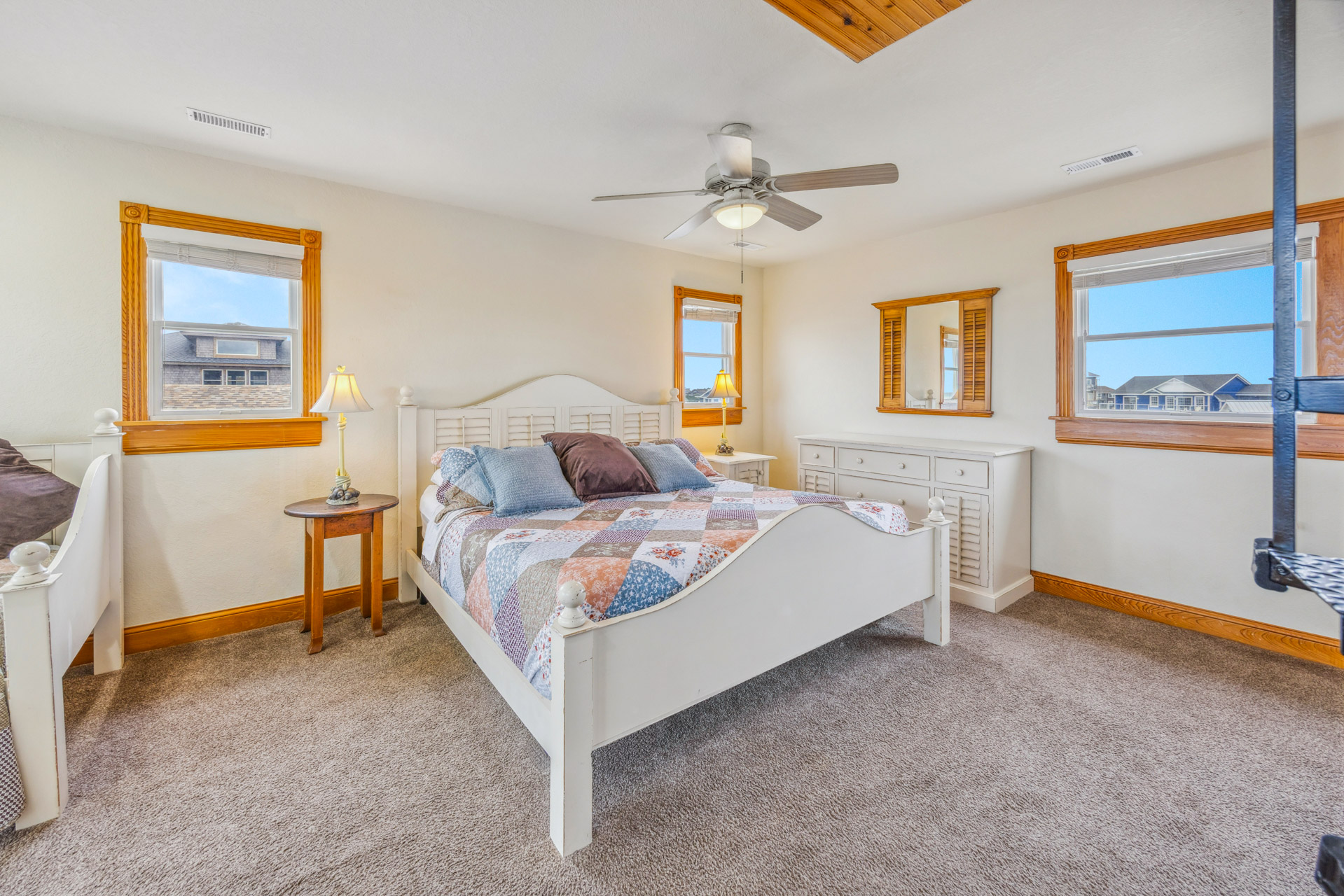 Surf Or Sound Realty 594 Hatteras Escape Bedroom 2 1