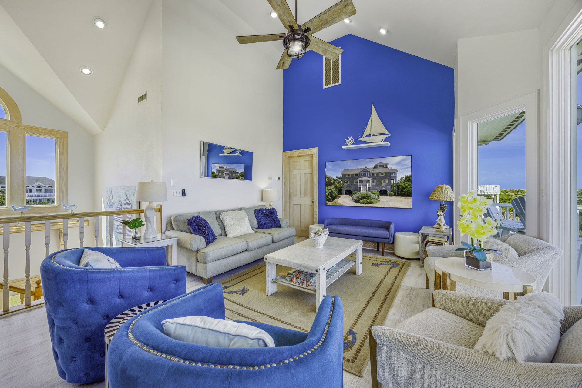 Surf Or Sound Realty 1040 Dolphins Watch Great Room 2