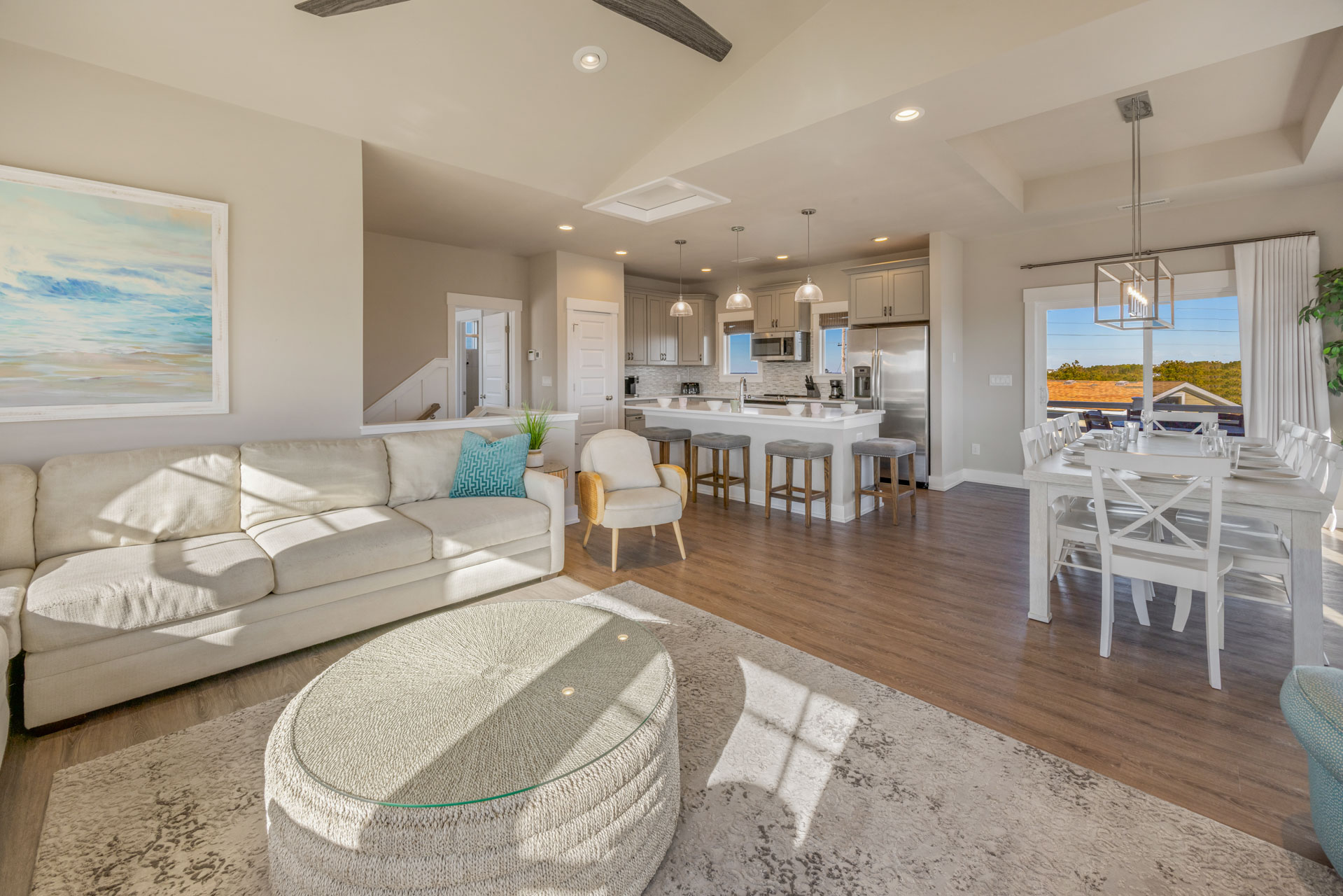 Surf Or Sound Realty 1219 Lunasea Great Room 4