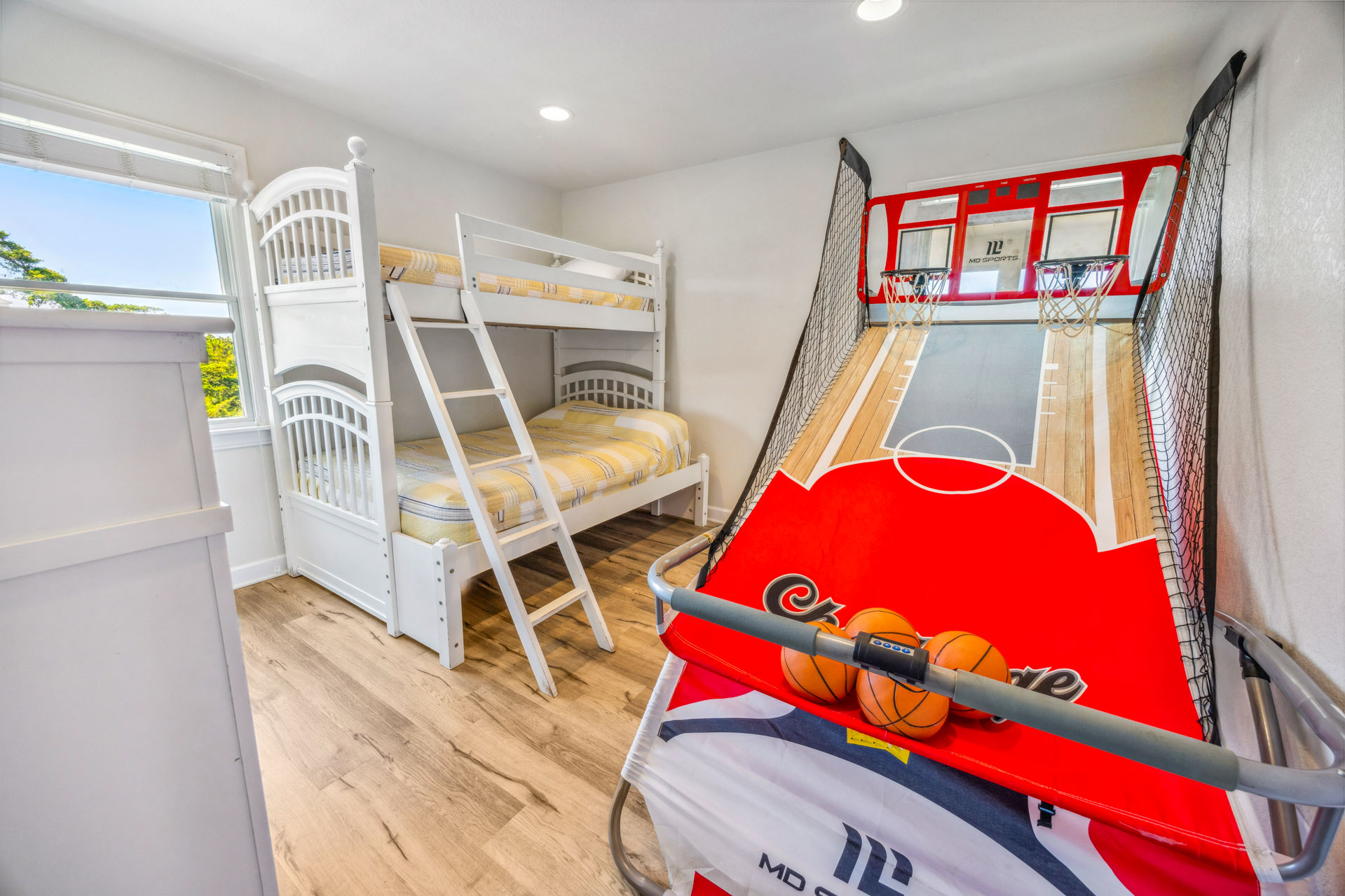 Surf Or Sound Realty 660 Beach Music Bedroom 4 1