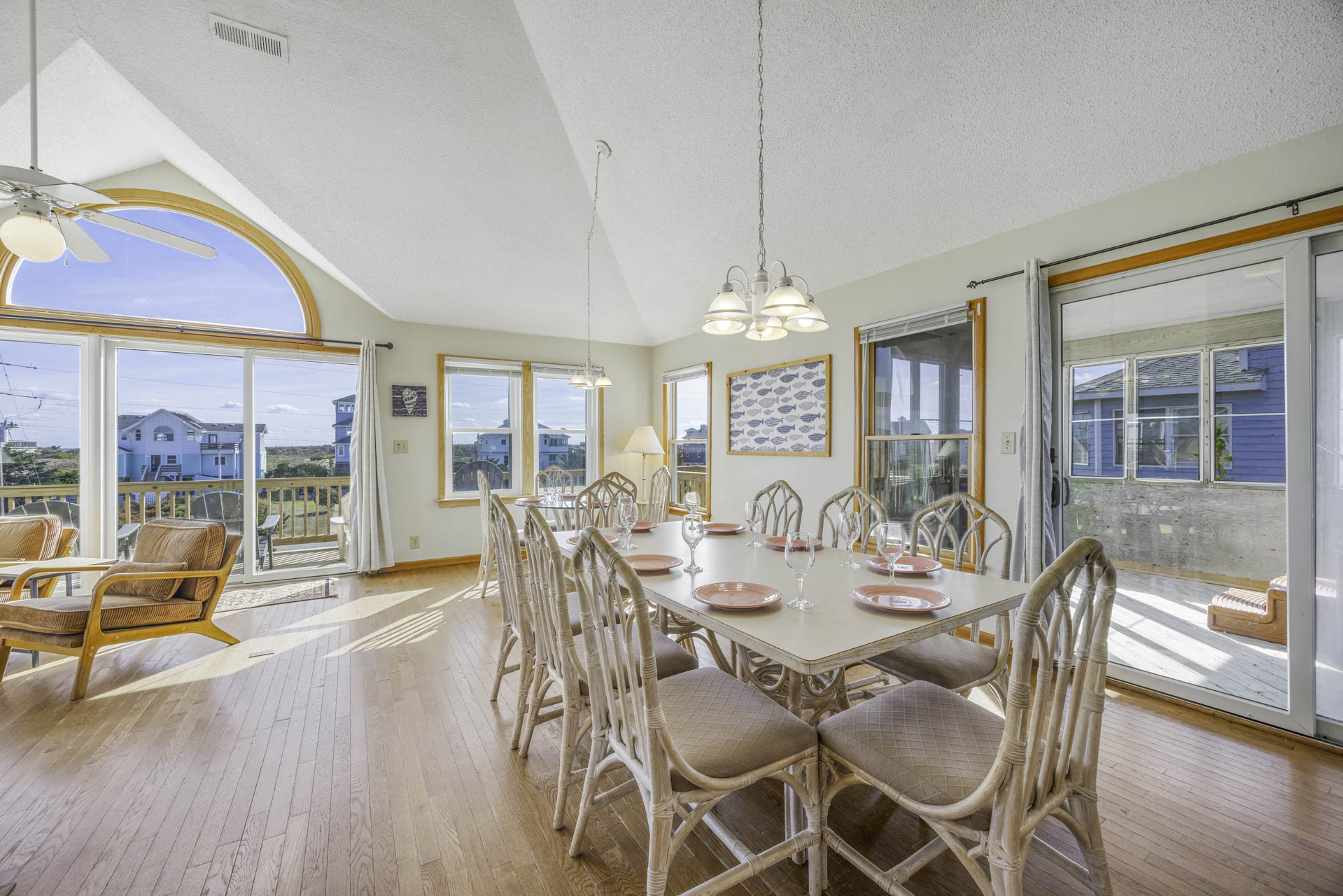 Surf Or Sound Realty 753 Longview Dining Area 1