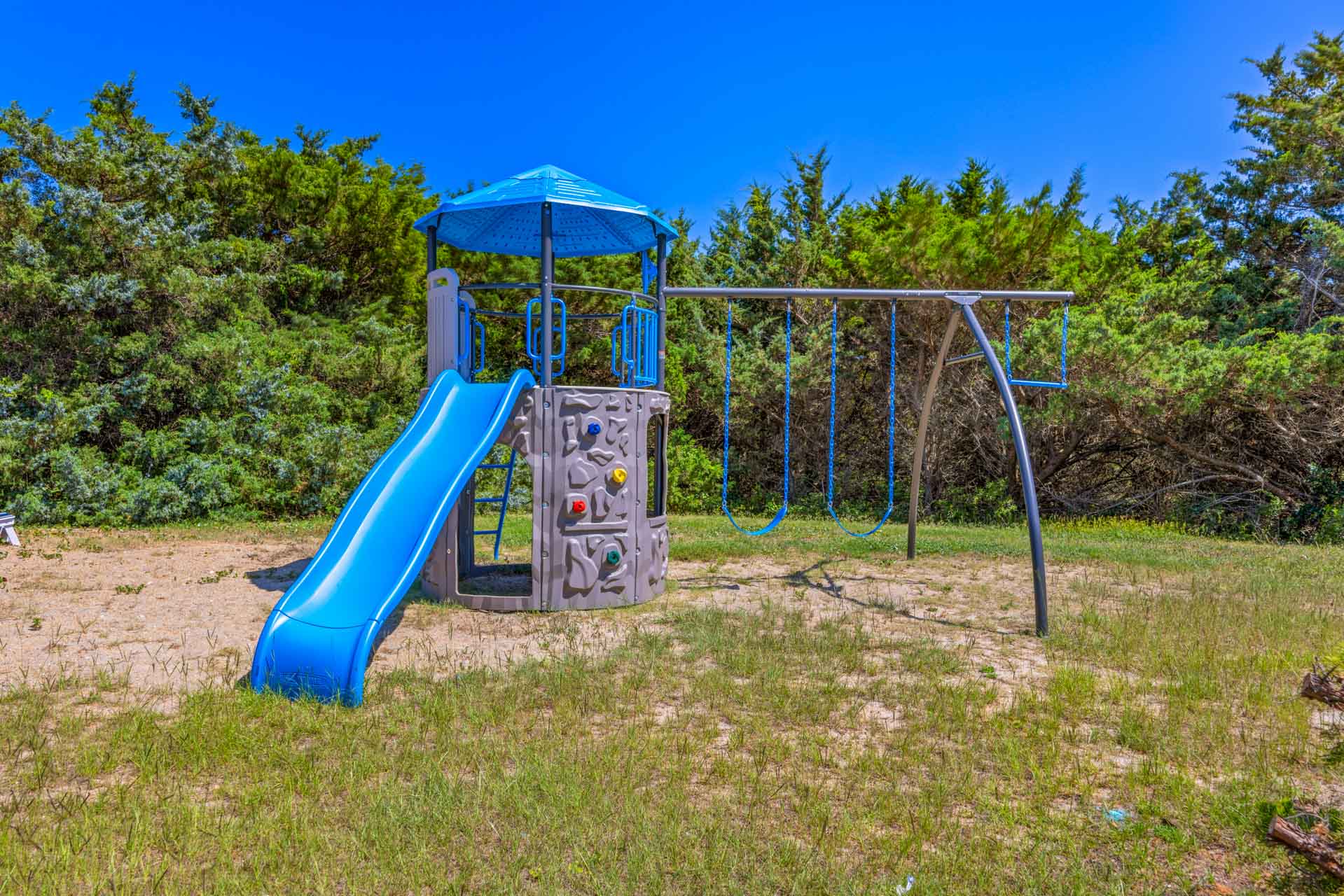 Surf Or Sound Realty 566 La Familia Outdoor Spaces 3