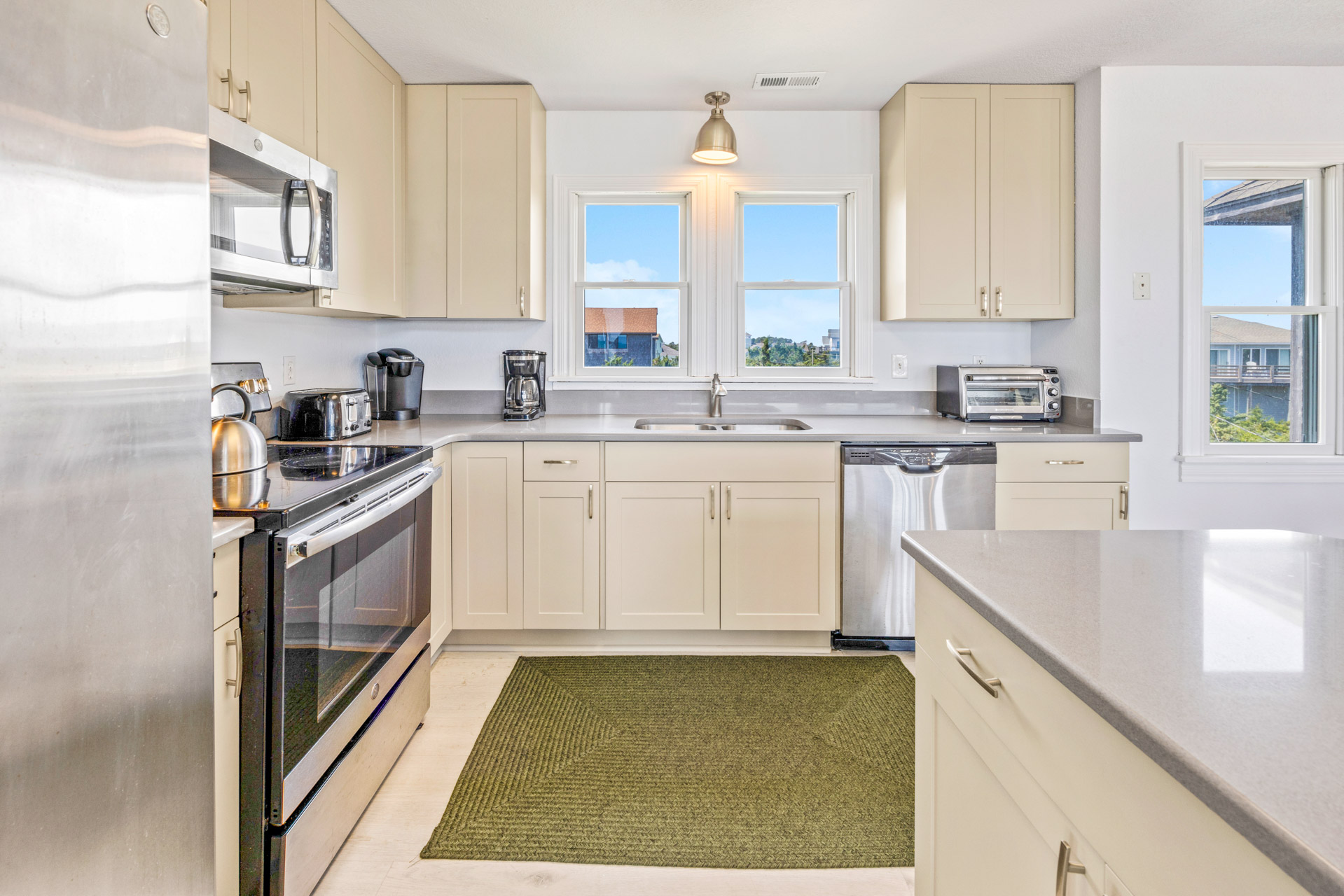 Surf Or Sound Realty 200 Hardalee Kitchen 5
